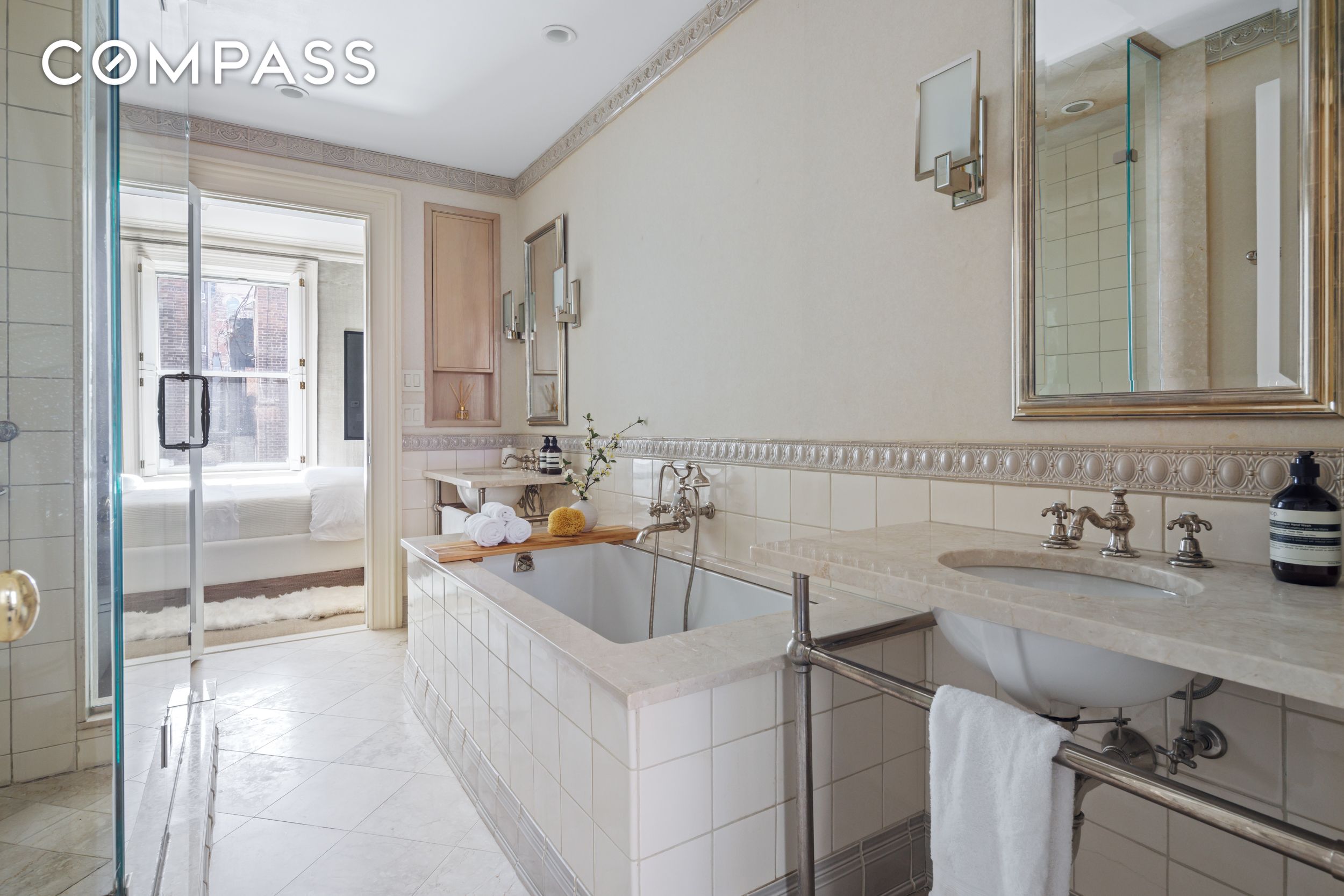 #18 photo, 248 W 11th Street, 맨해튼 West Village , NY 10014