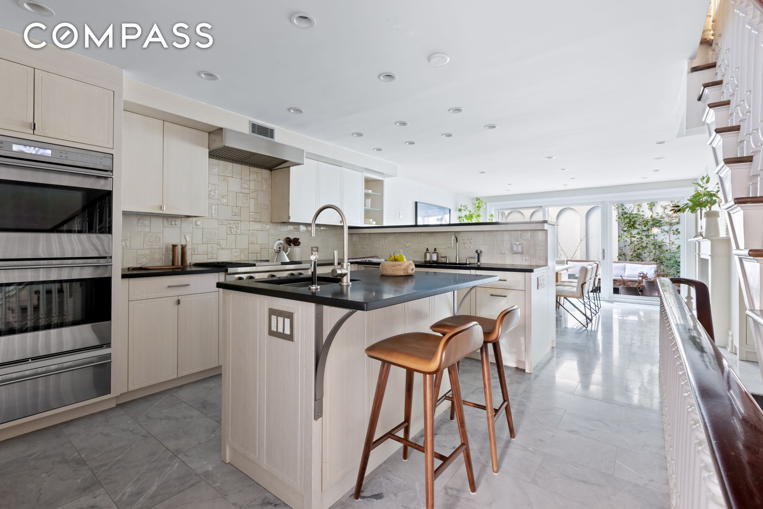 #9 photo, 248 W 11th Street, 맨해튼 West Village , NY 10014