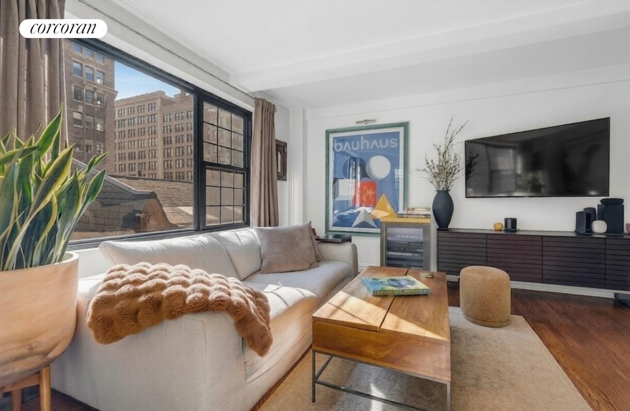 #3 photo, 102 E 22ND Street, 맨해튼 Gramercy Park , NY 10010