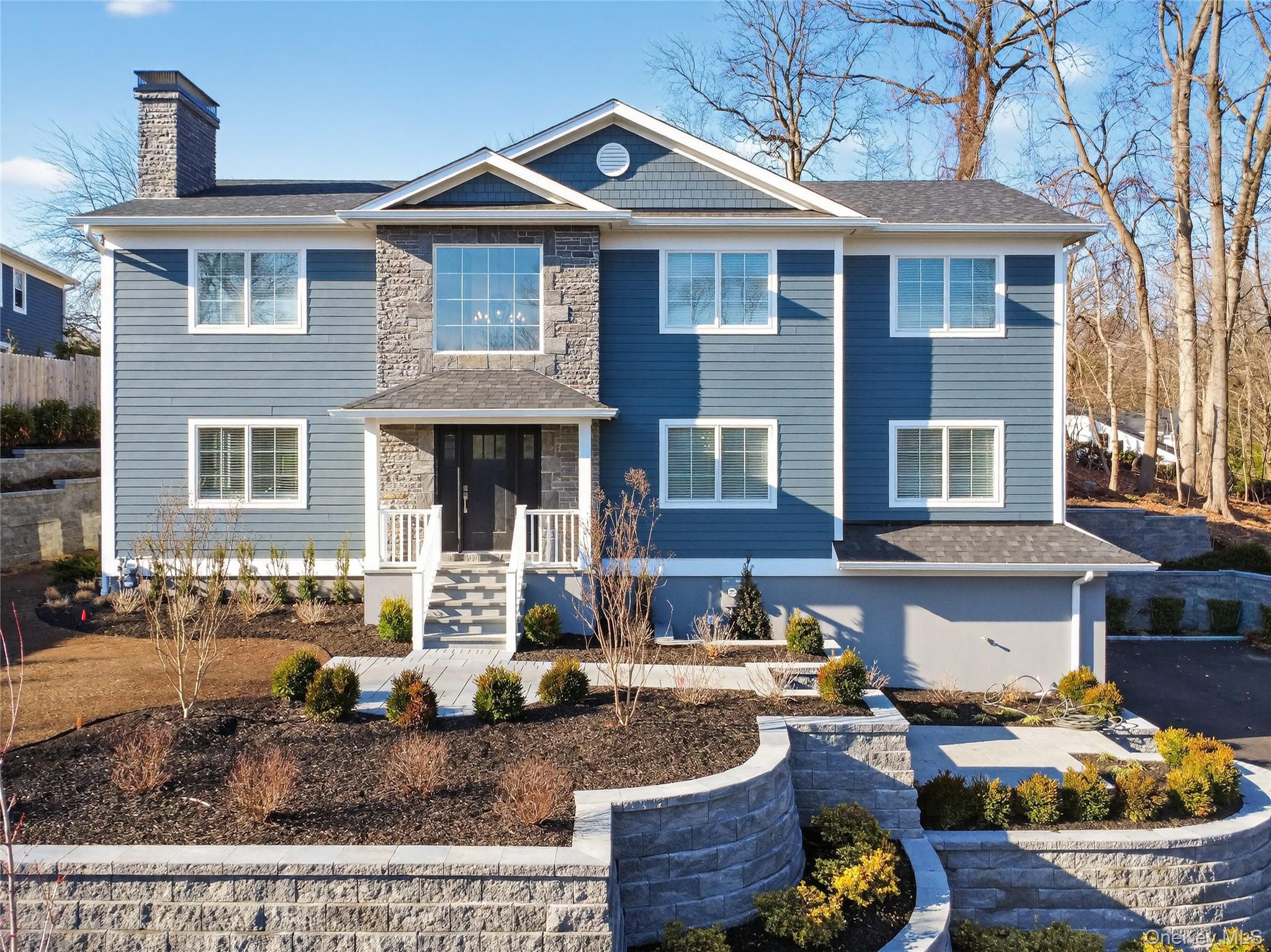 #1 photo, 208 Cow Neck Road, Port Washington , NY 11050