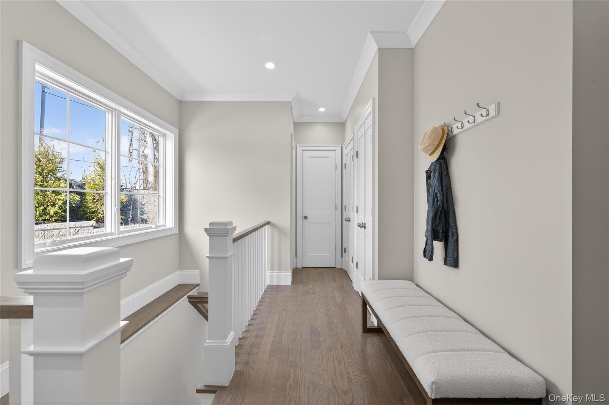 #12 photo, 208 Cow Neck Road, Port Washington , NY 11050