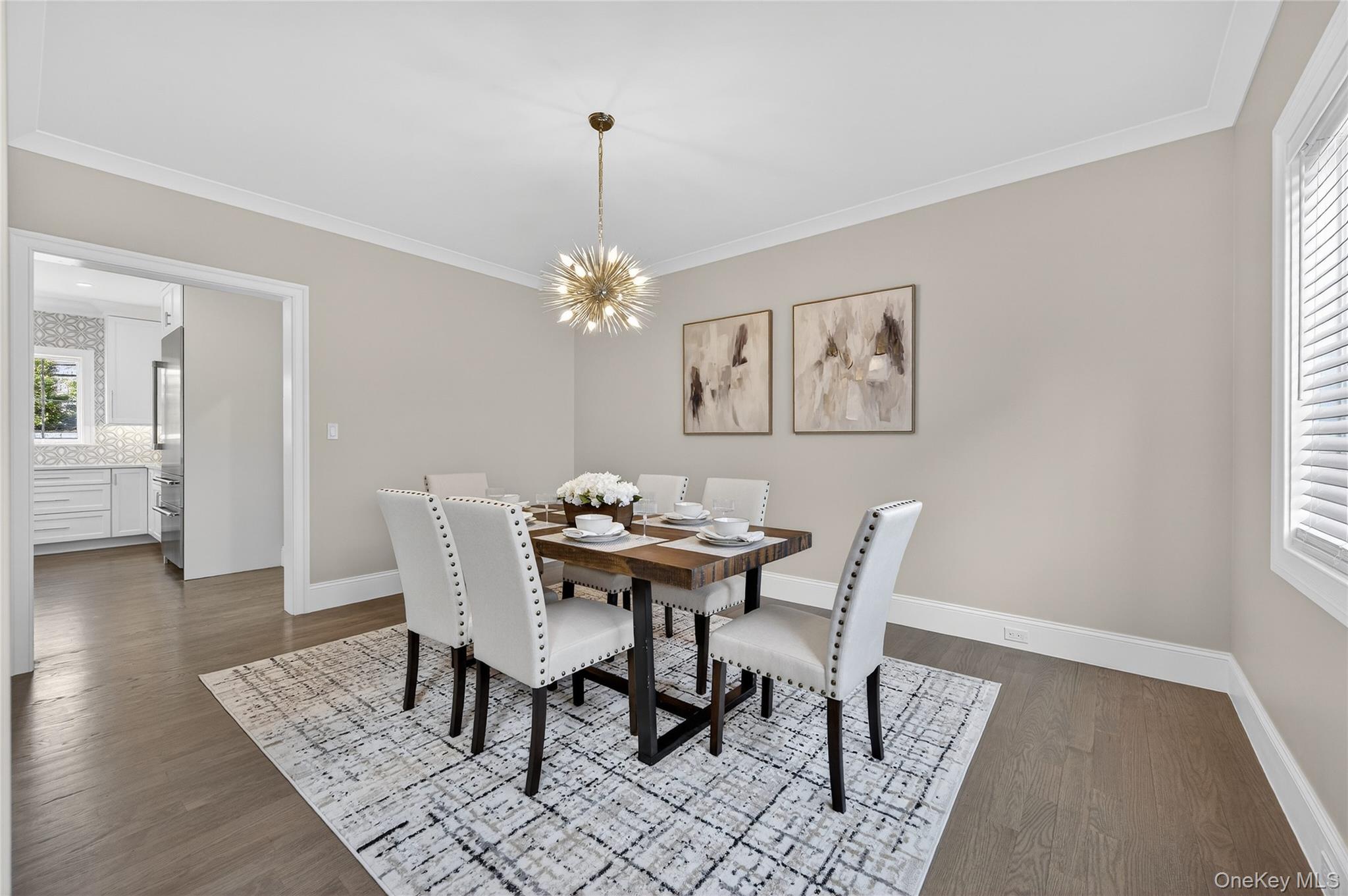 #7 photo, 208 Cow Neck Road, Port Washington , NY 11050