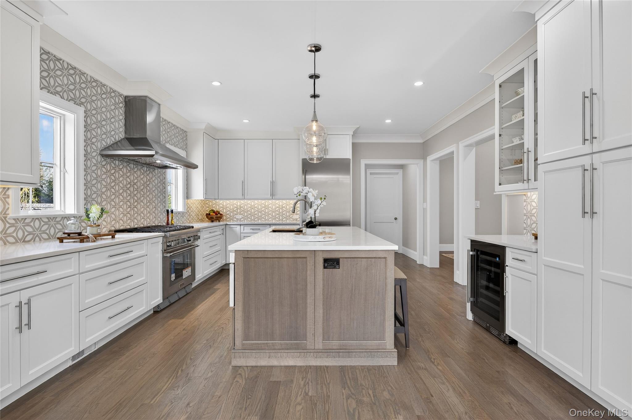 #9 photo, 208 Cow Neck Road, Port Washington , NY 11050