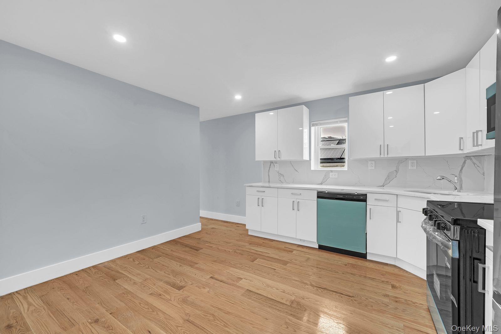 #7 photo, 1616 HAMMERSLEY Avenue, ব্রঙ্কস Bronx , NY 10469