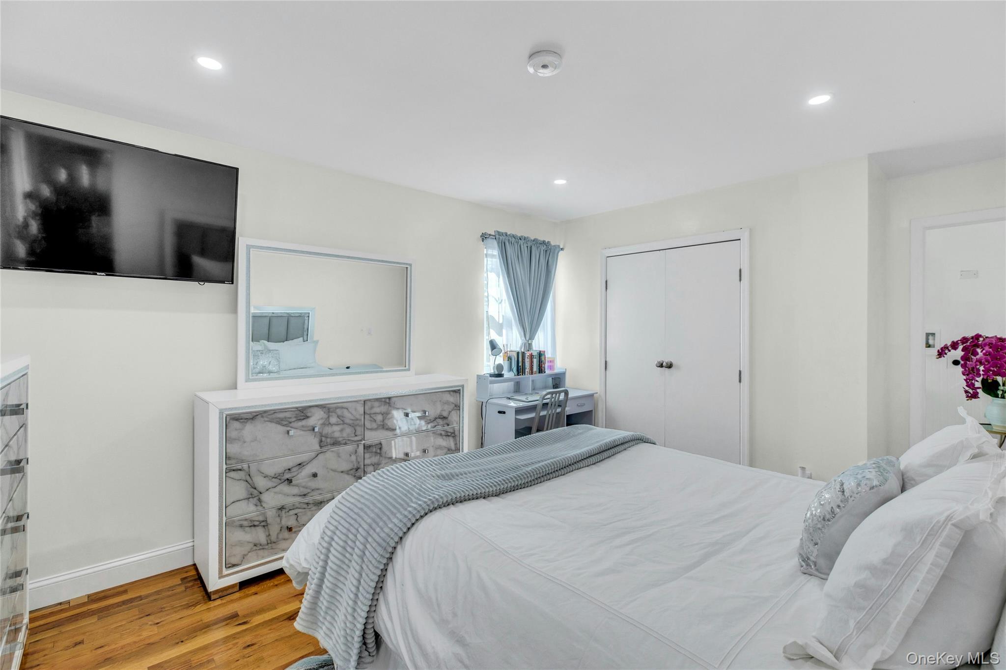 #14 photo, 35 Grant Boulevard, सफ़ोक काउंटी Hampton Bays , NY 11946