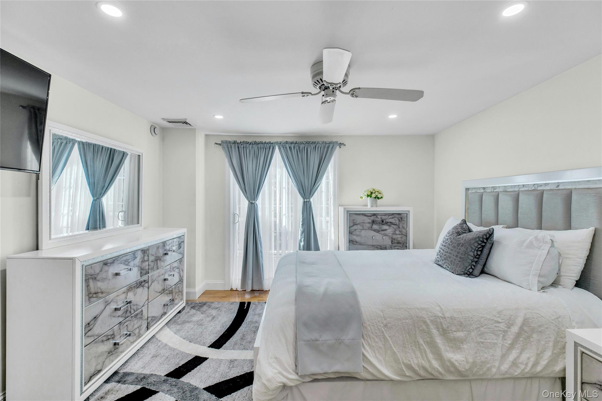 #17 photo, 35 Grant Boulevard, सफ़ोक काउंटी Hampton Bays , NY 11946