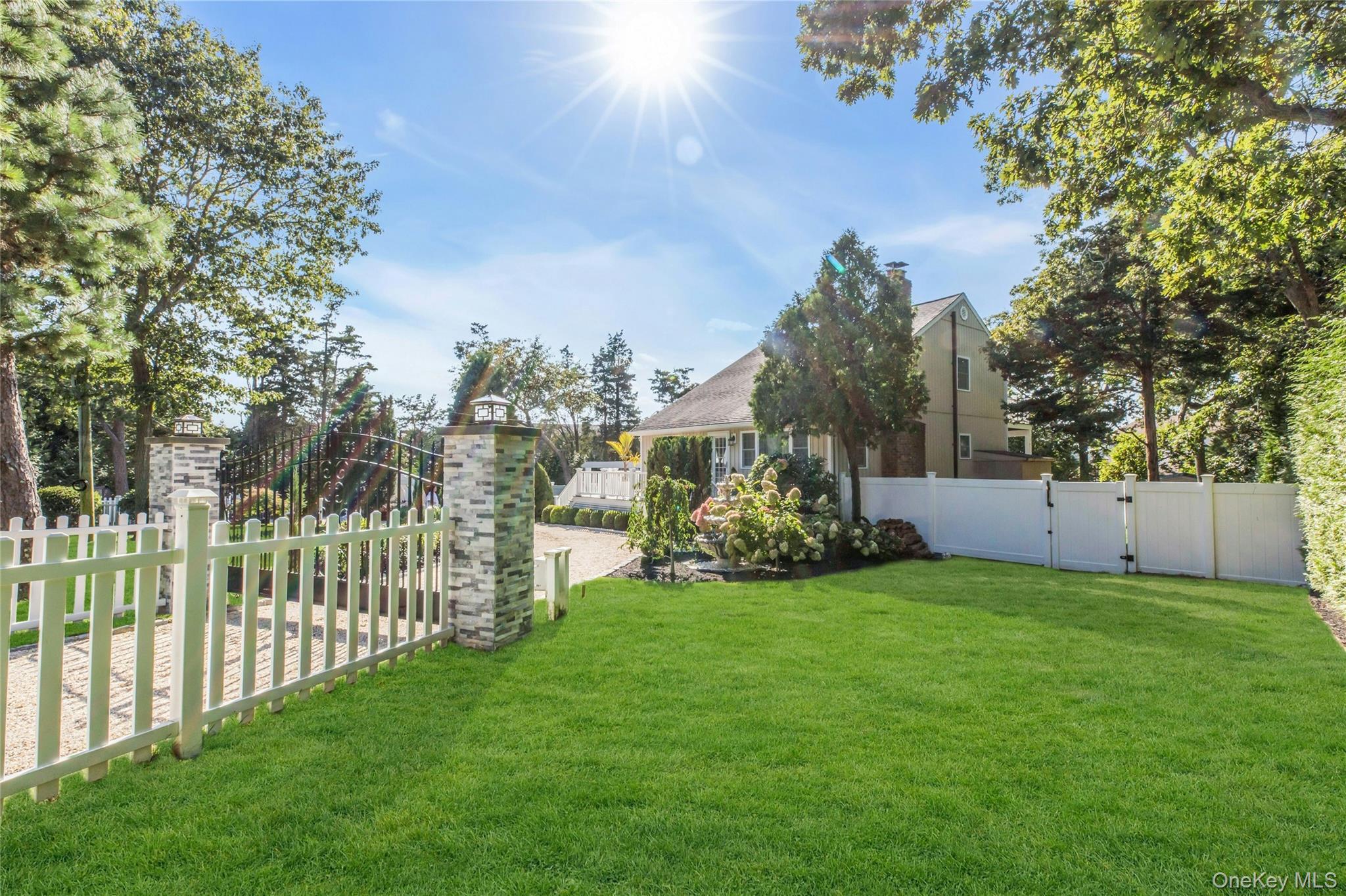 #2 photo, 35 Grant Boulevard, सफ़ोक काउंटी Hampton Bays , NY 11946