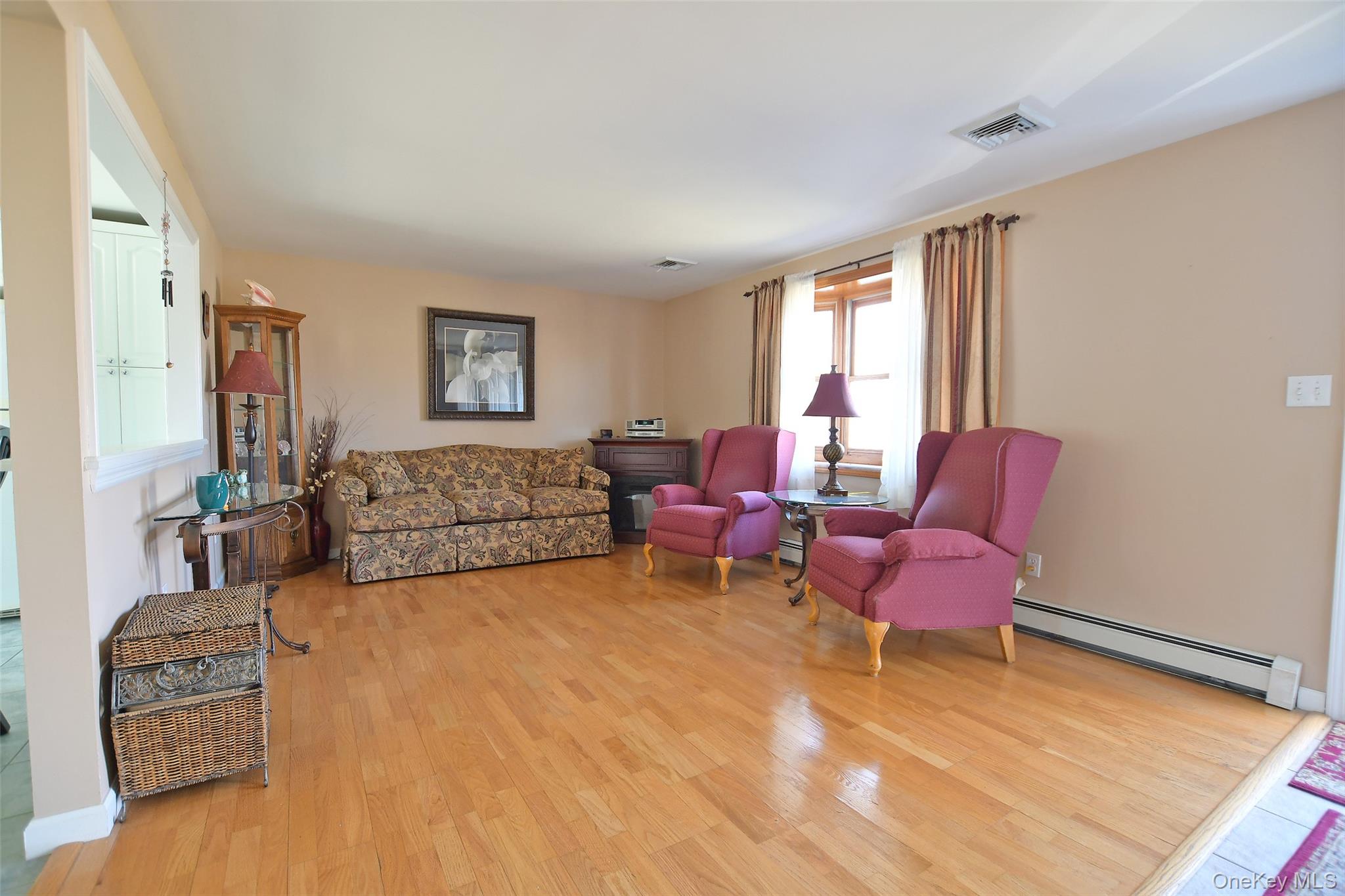 #3 photo, 359 Randall Road, 롱 아일랜드 Ridge , NY 11961