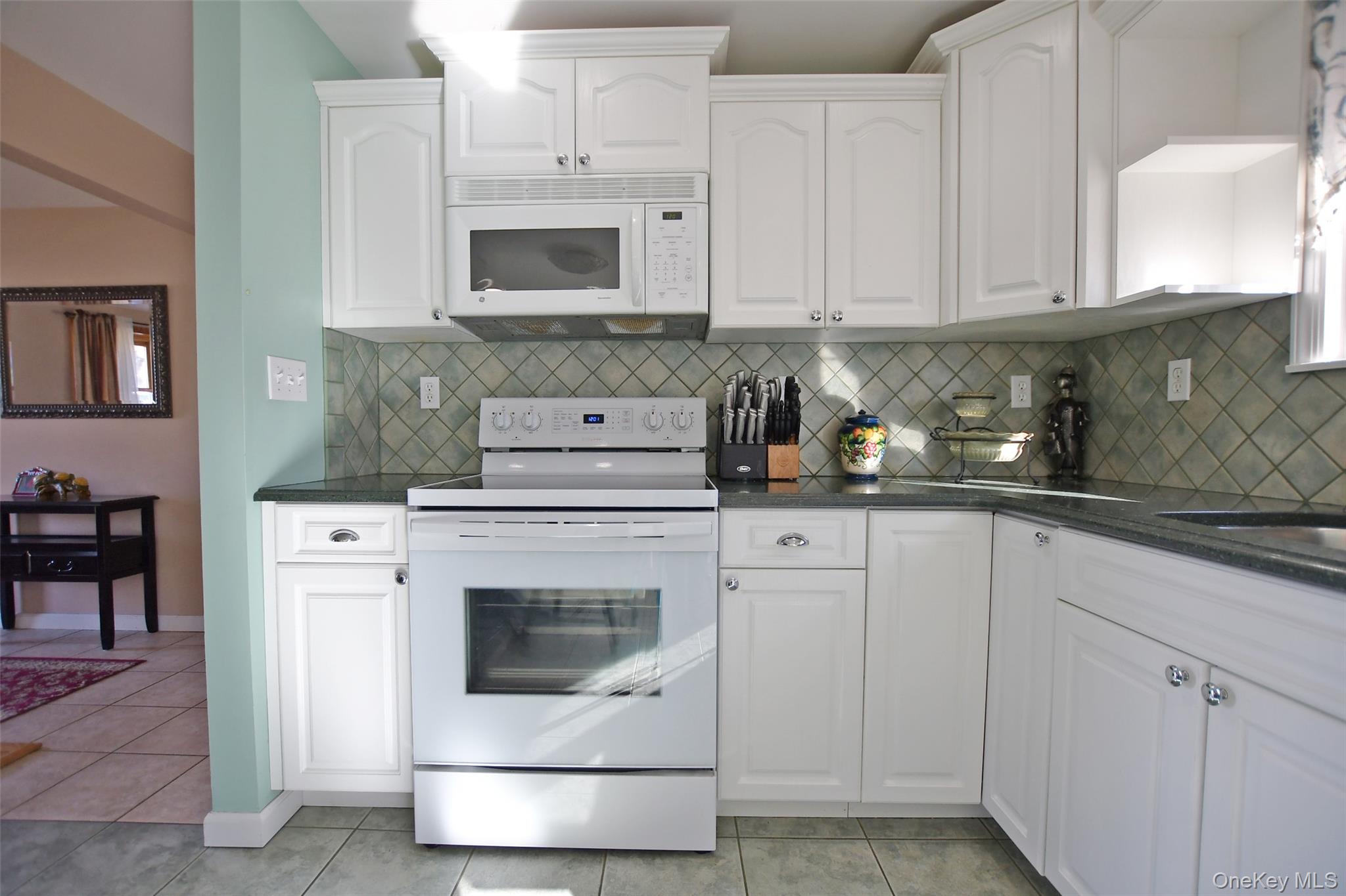 #9 photo, 359 Randall Road, 롱 아일랜드 Ridge , NY 11961