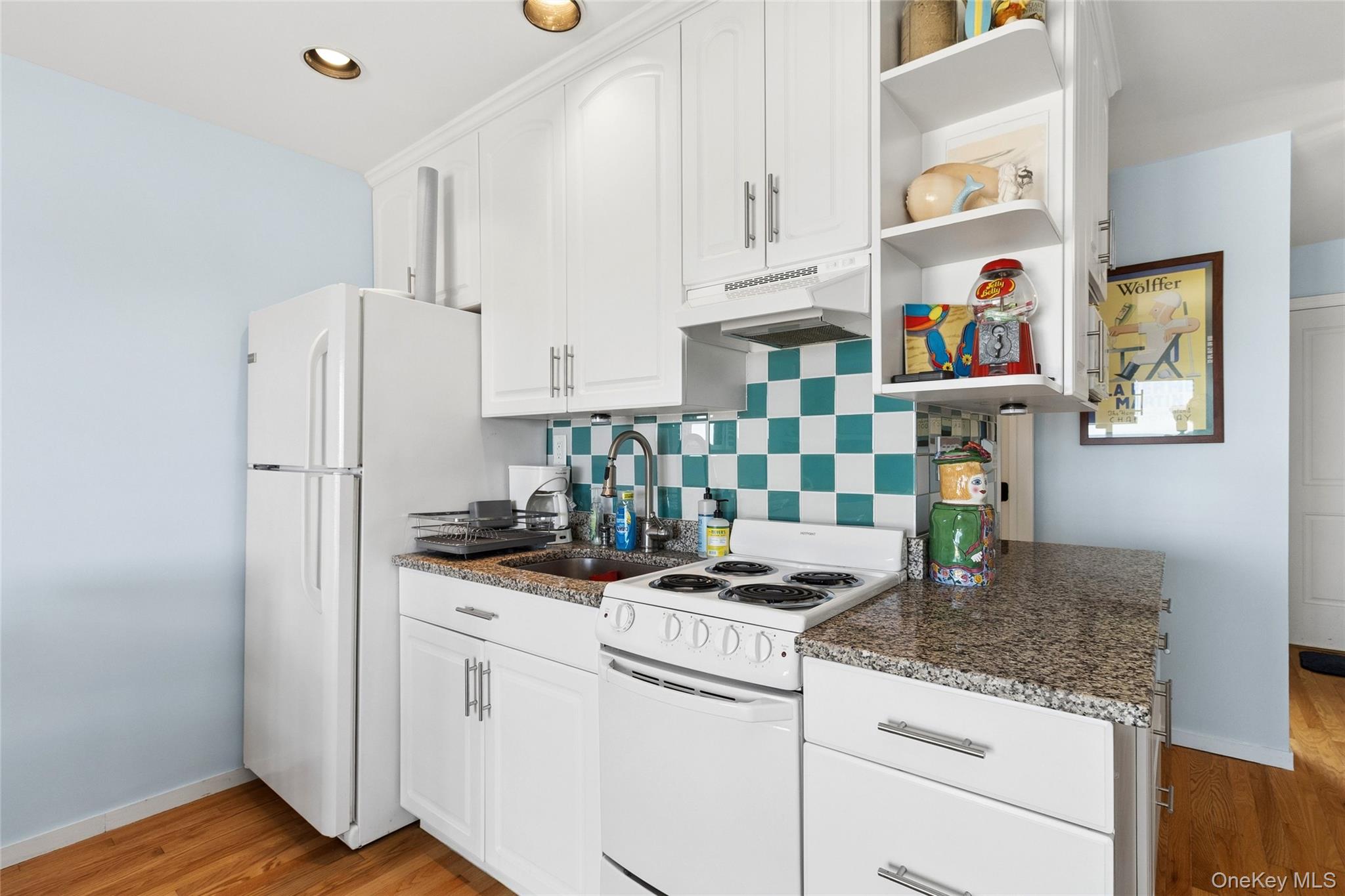 #10 photo, 16 Navy Road, Montauk , NY 11954