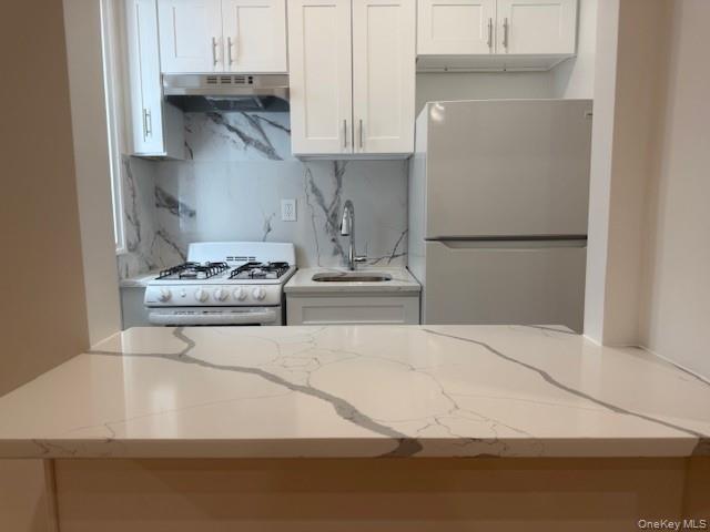 #2 photo, 114-20 Queens Boulevard, קווינס Forest Hills , NY 11375