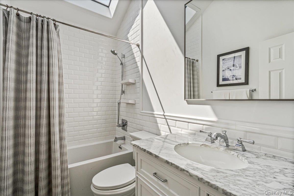 #17 photo, 350 Dogwood Lane, 長島 曼哈塞特 Manhasset , NY 11030