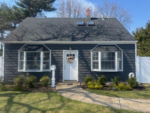 #1 photo, 8 Crabtree Lane, नासाउ काउंटी Levittown , NY 11756