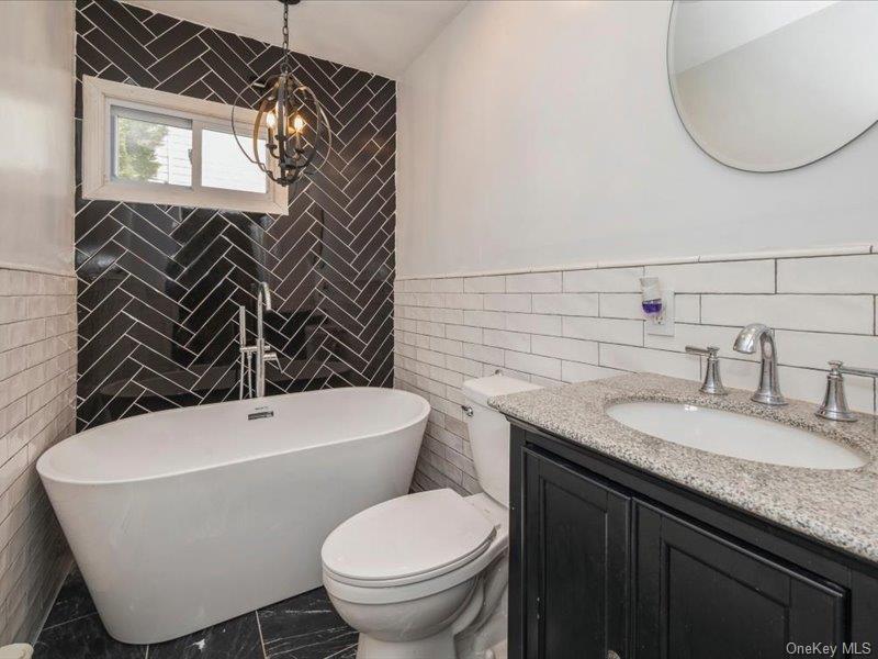 #14 photo, 8 Crabtree Lane, 長島 Levittown , NY 11756