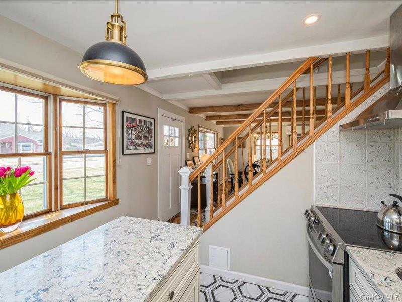 #3 photo, 8 Crabtree Lane, 長島 Levittown , NY 11756