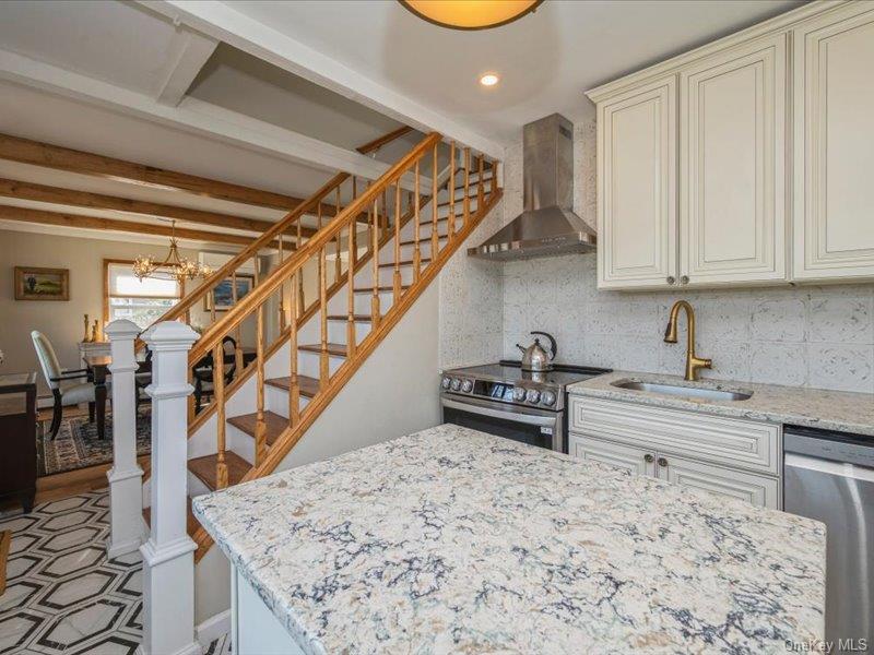 #7 photo, 8 Crabtree Lane, 長島 Levittown , NY 11756