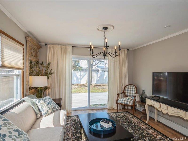 #8 photo, 8 Crabtree Lane, 長島 Levittown , NY 11756