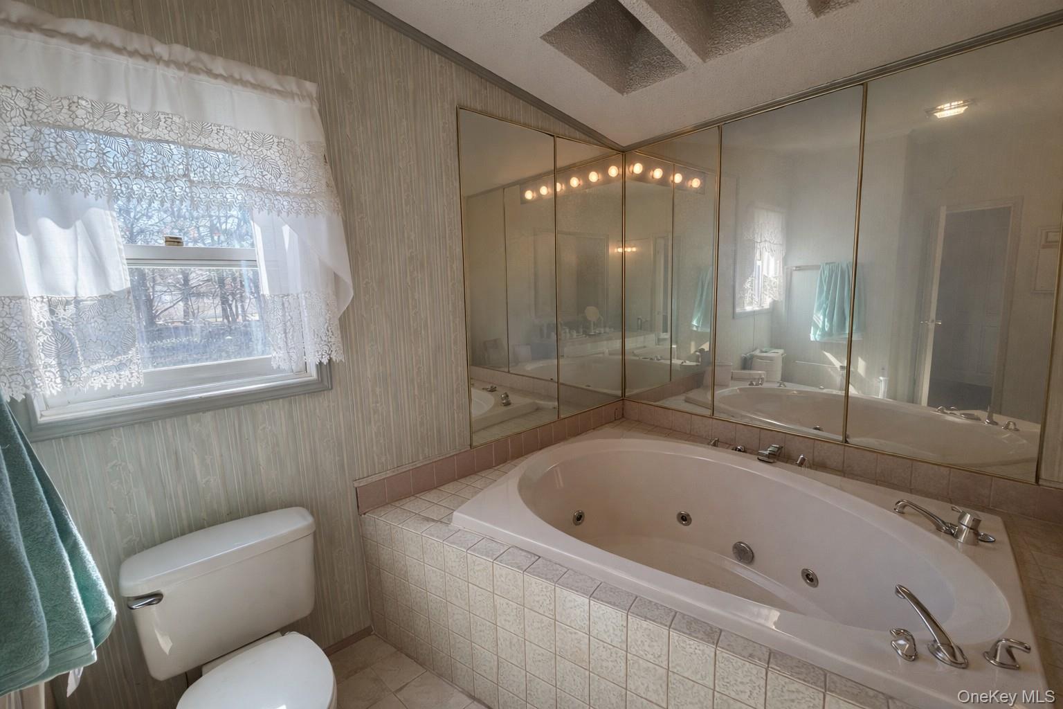 #10 photo, 4 Mews Court, 东长岛 Holtsville , NY 11742