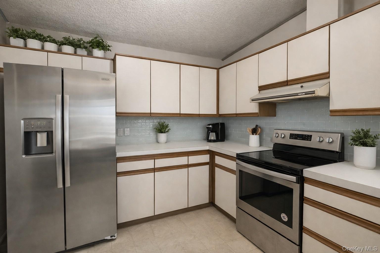 #6 photo, 4 Mews Court, 东长岛 Holtsville , NY 11742