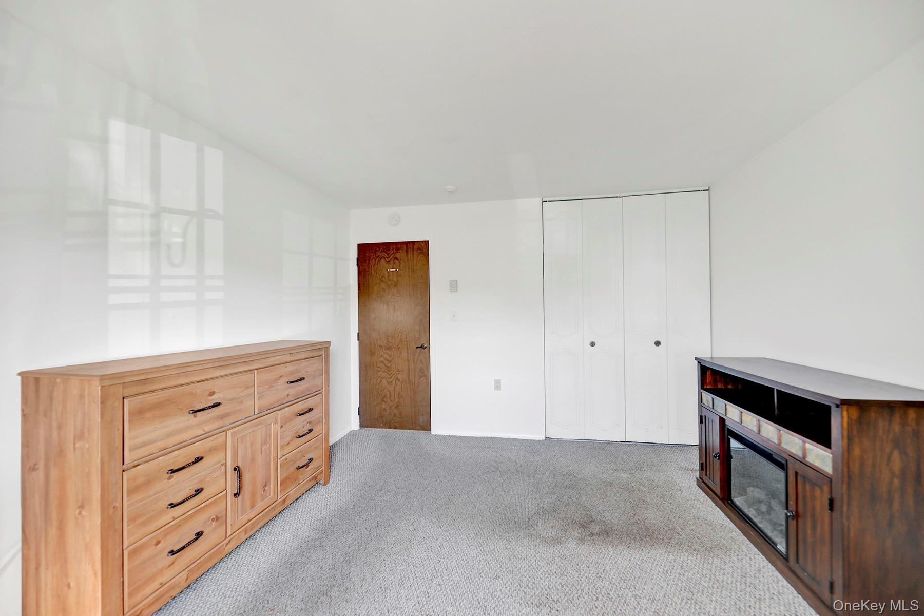 #13 photo, 279 Berwick Court, 东长岛 Ridge , NY 11961