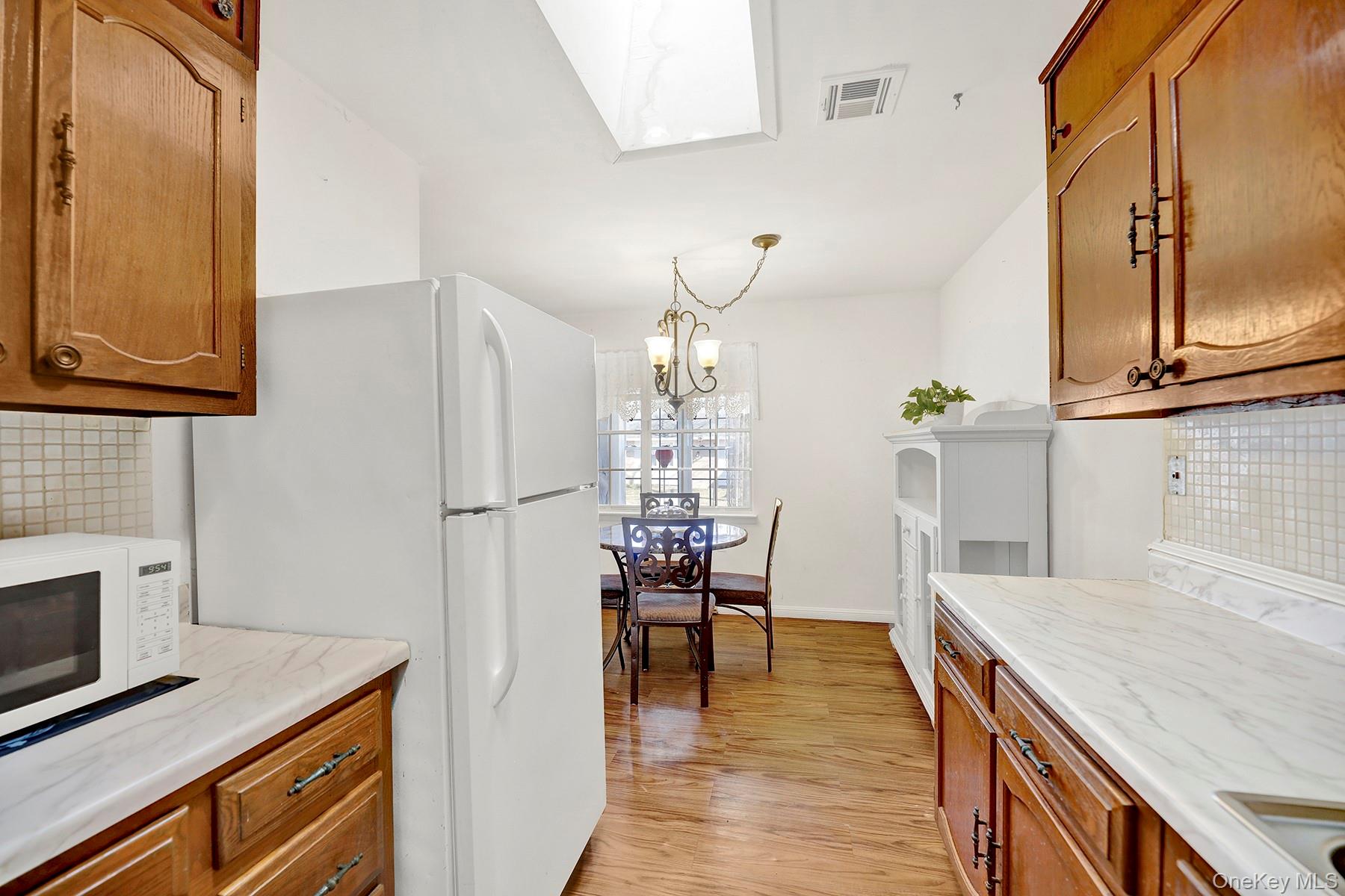 #4 photo, 279 Berwick Court, 东长岛 Ridge , NY 11961