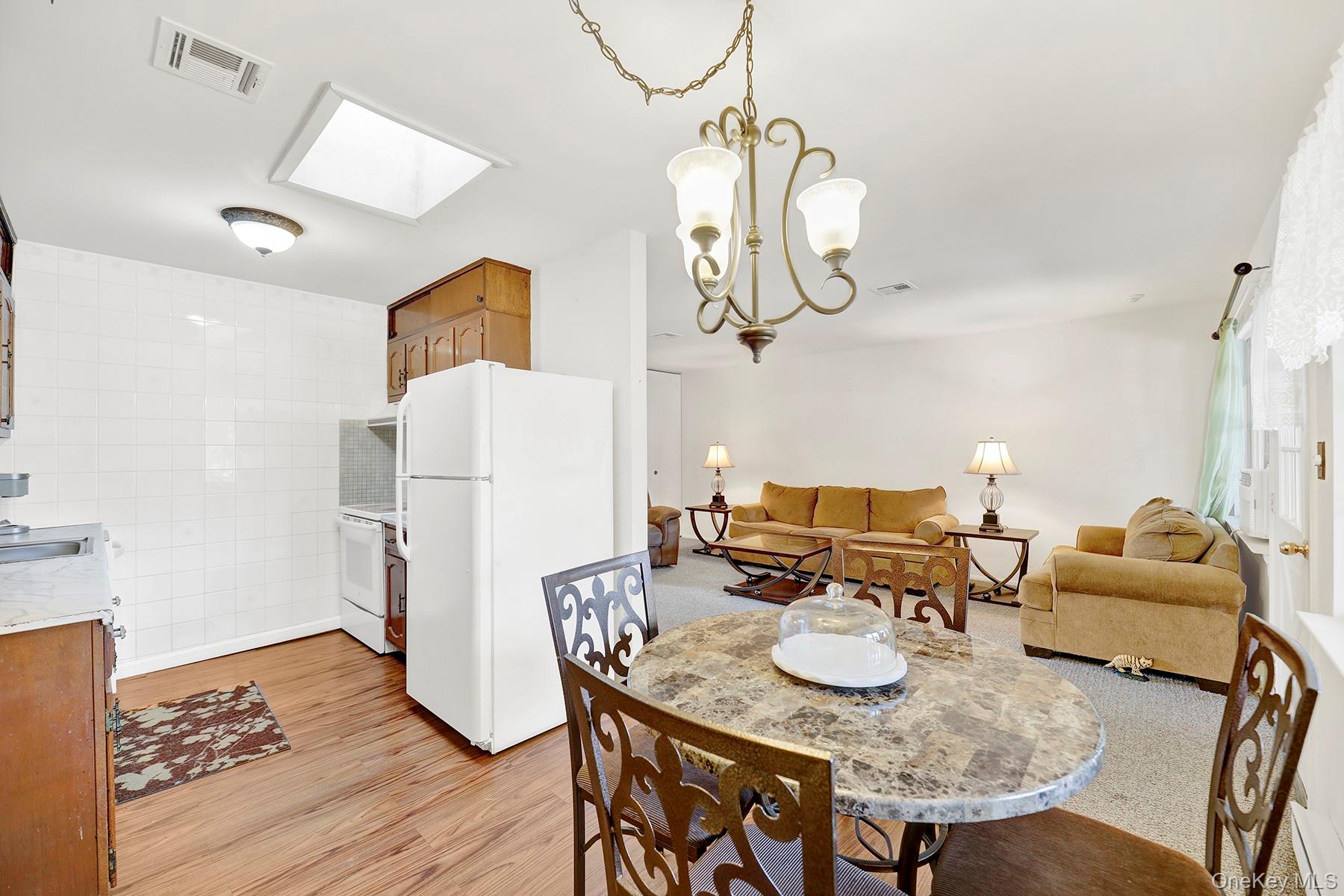 #5 photo, 279 Berwick Court, 东长岛 Ridge , NY 11961