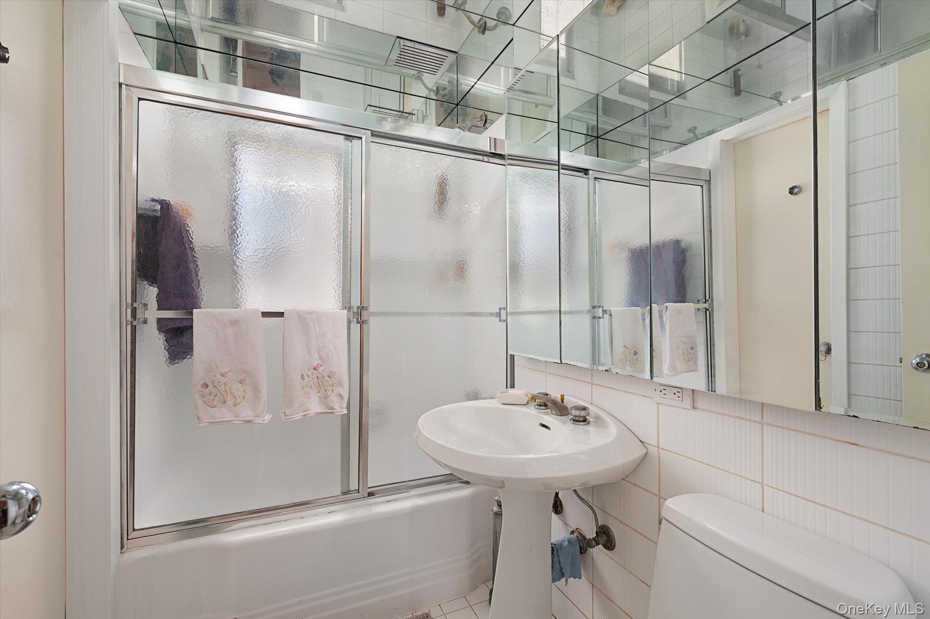 #7 photo, 76 Baker Hill Road, 롱 아일랜드 그레이트넥 Great Neck , NY 11023