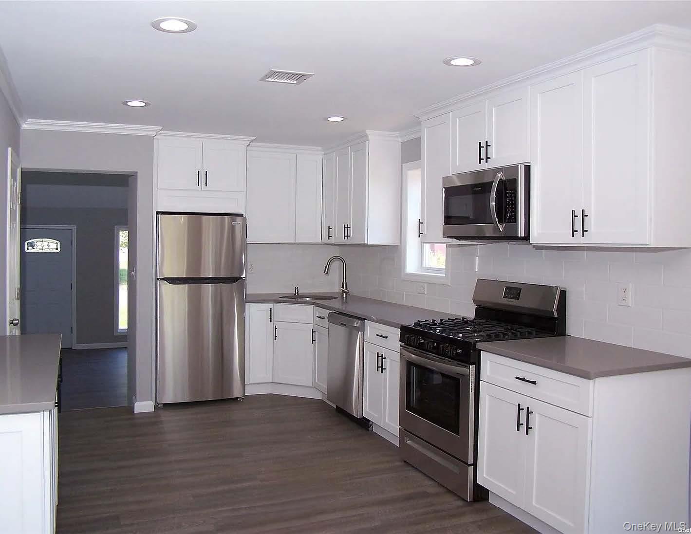 #5 photo, 36 Magnolia Drive, 东长岛 Mastic Beach , NY 11951