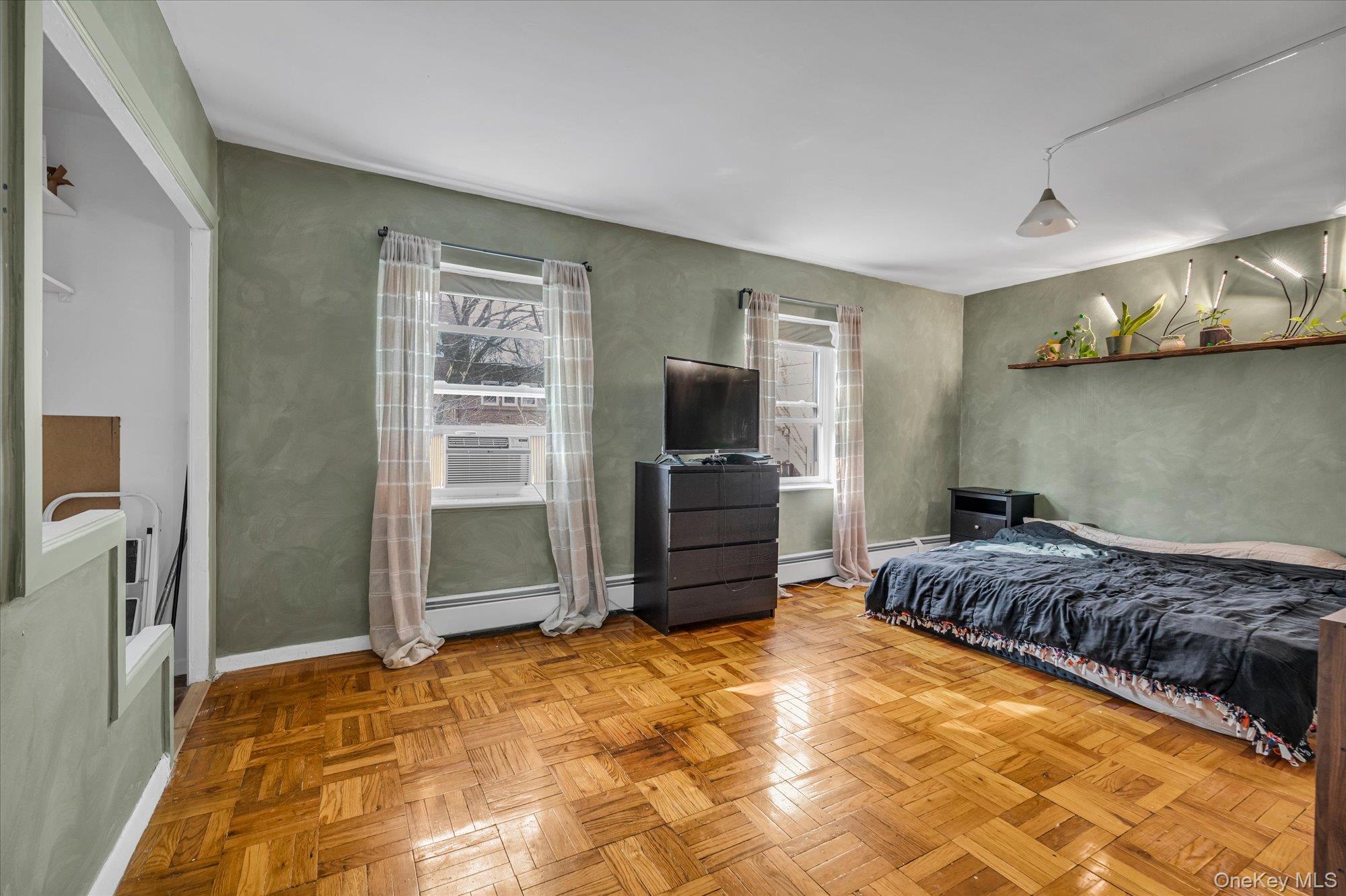 #10 photo, 14908 Union Turnpike, Kew Garden Hills , NY 11367