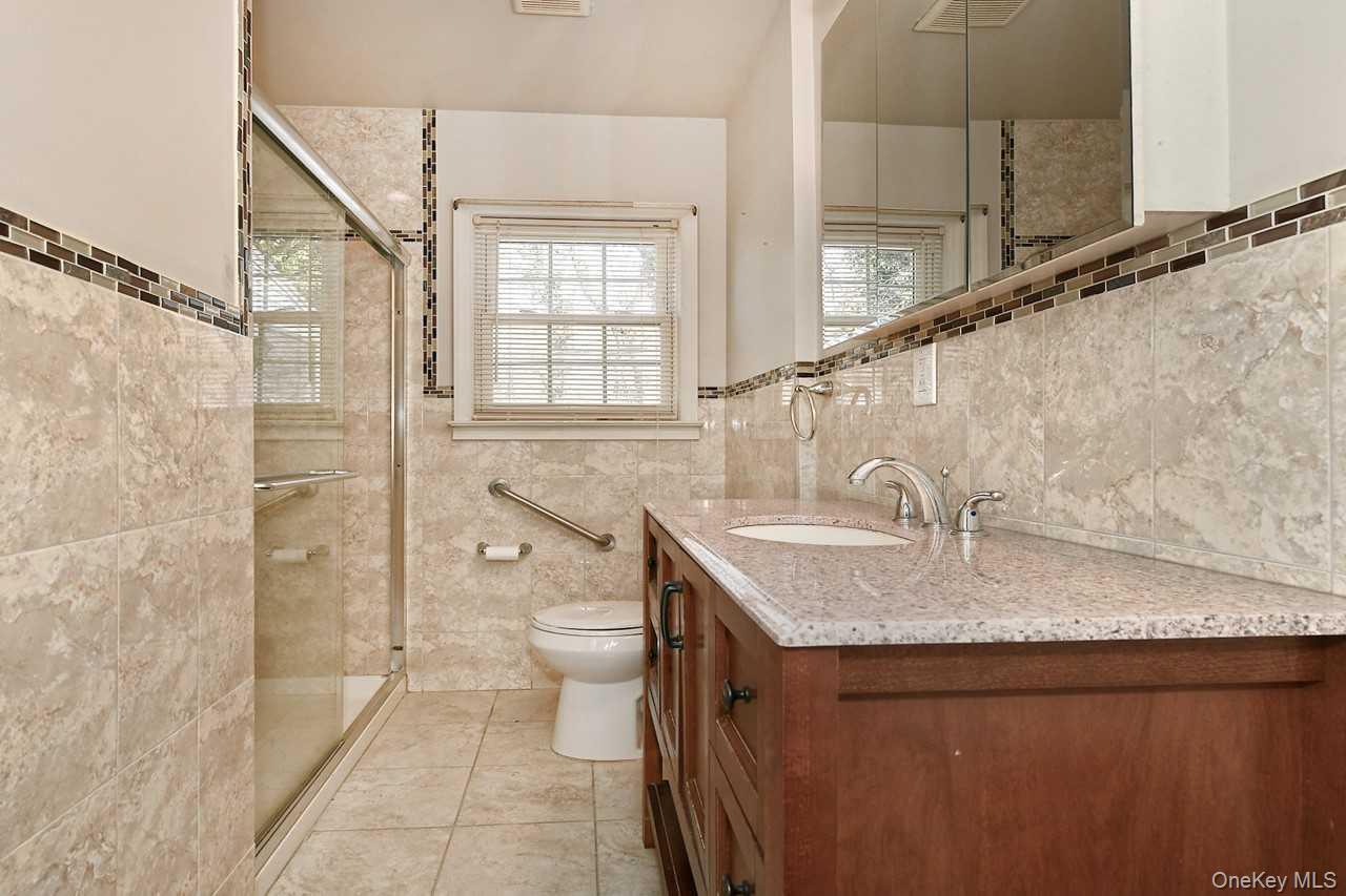 #13 photo, 34 Shaw Drive, 長島 Merrick , NY 11566