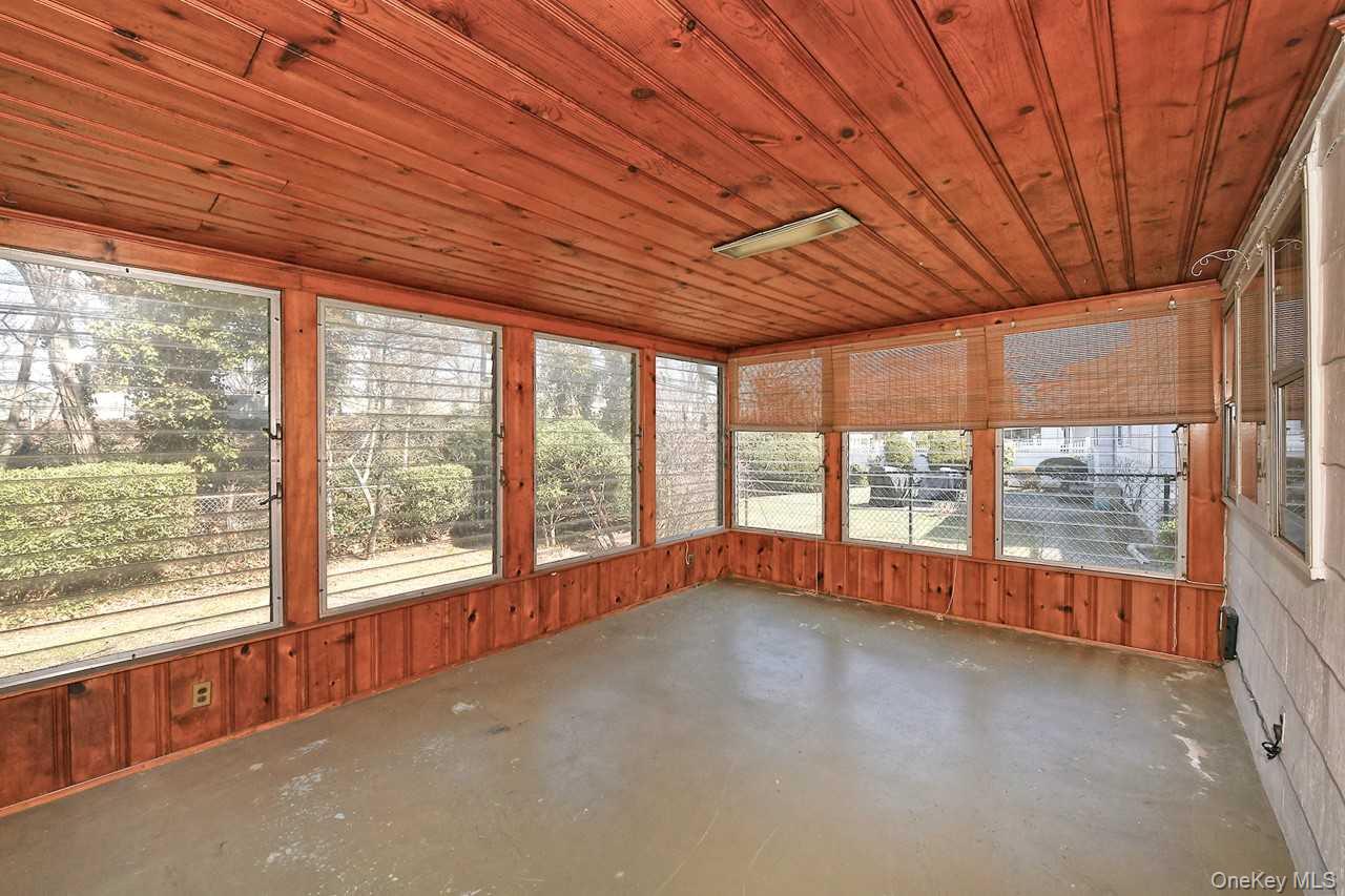 #14 photo, 34 Shaw Drive, 長島 Merrick , NY 11566