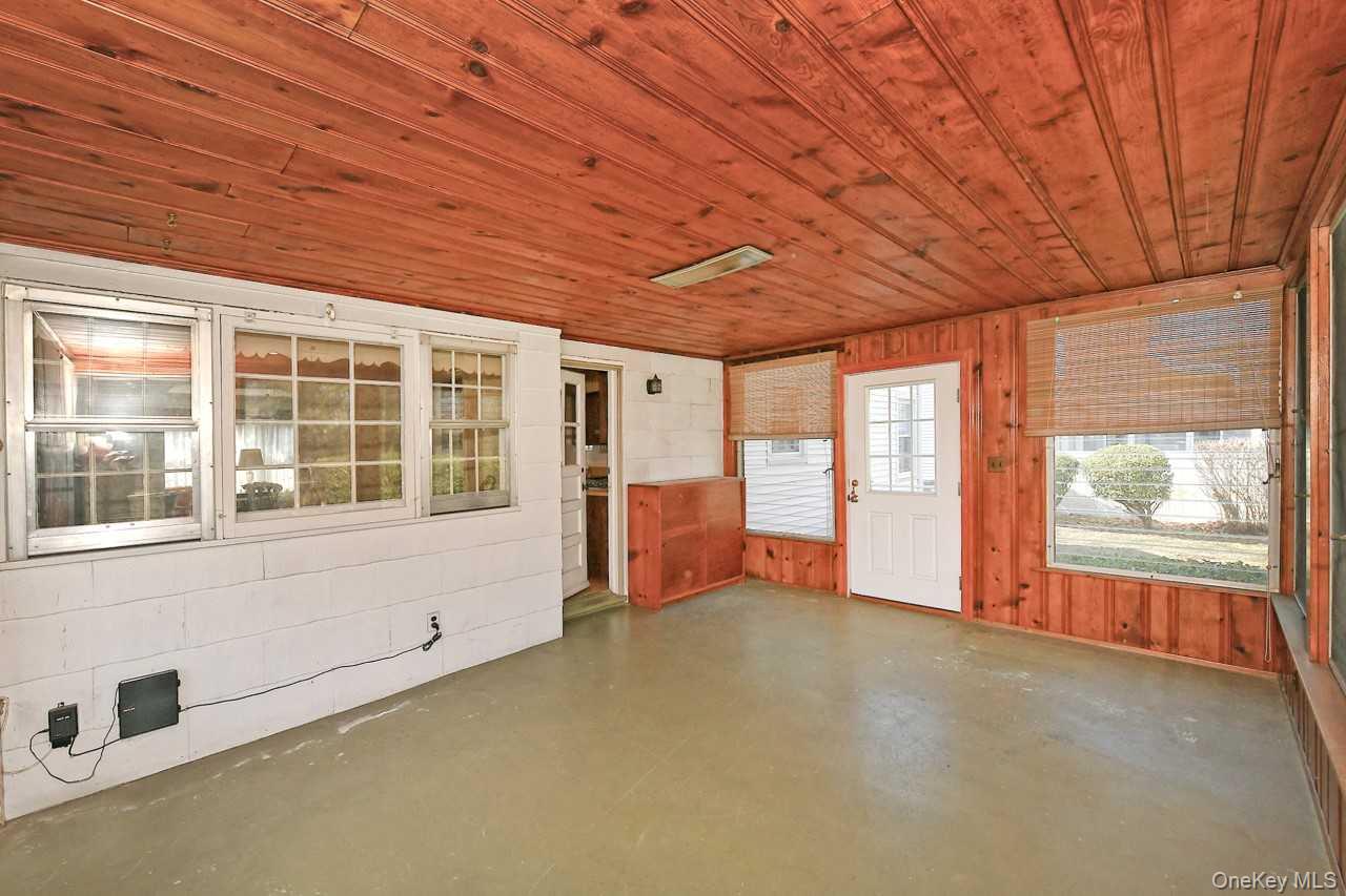 #16 photo, 34 Shaw Drive, 長島 Merrick , NY 11566