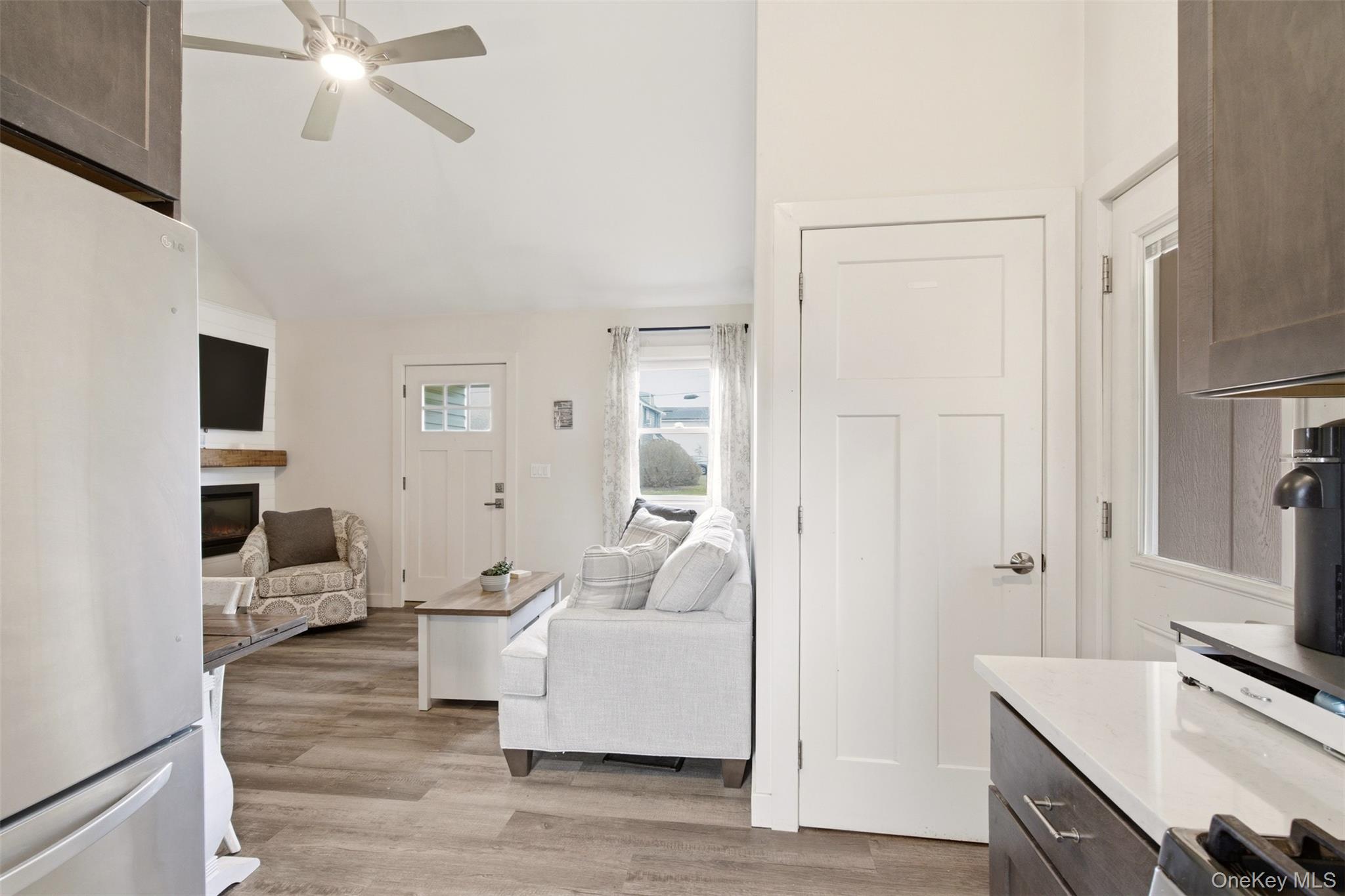 #12 photo, 101 4th Avenue, সাফোক কাউন্টি East Northport , NY 11731