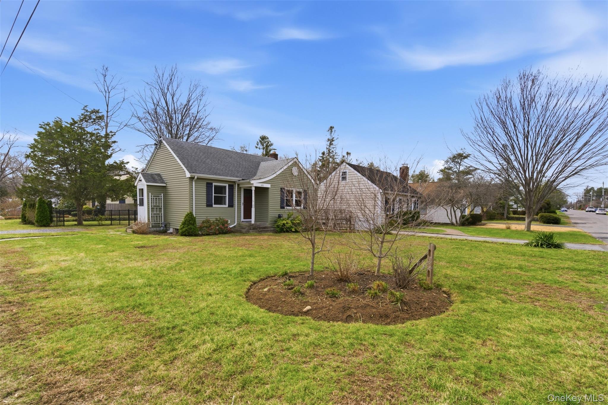 #3 photo, 101 4th Avenue, সাফোক কাউন্টি East Northport , NY 11731