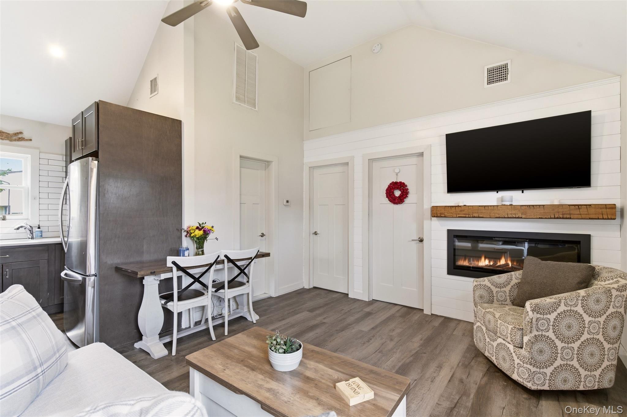 #8 photo, 101 4th Avenue, সাফোক কাউন্টি East Northport , NY 11731