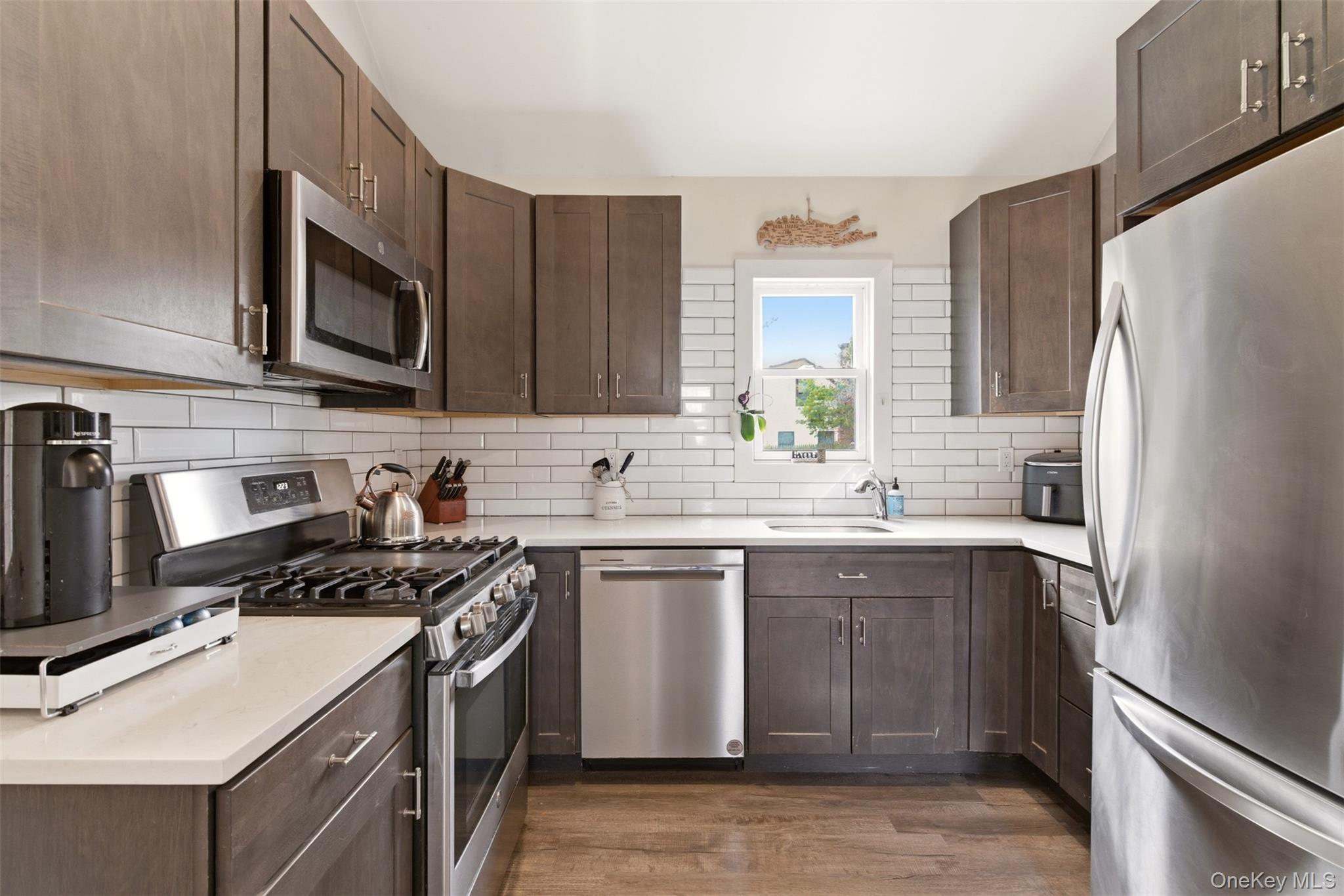 #9 photo, 101 4th Avenue, সাফোক কাউন্টি East Northport , NY 11731