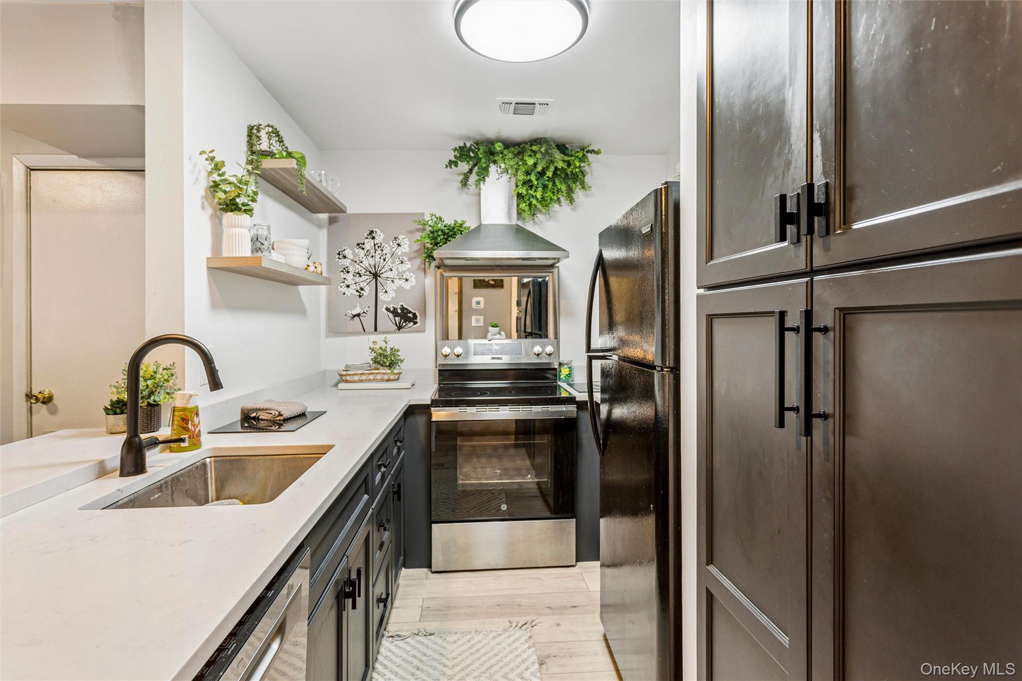 #10 photo, 811 Shore Road, 长岛 长滩 Long Beach , NY 11561