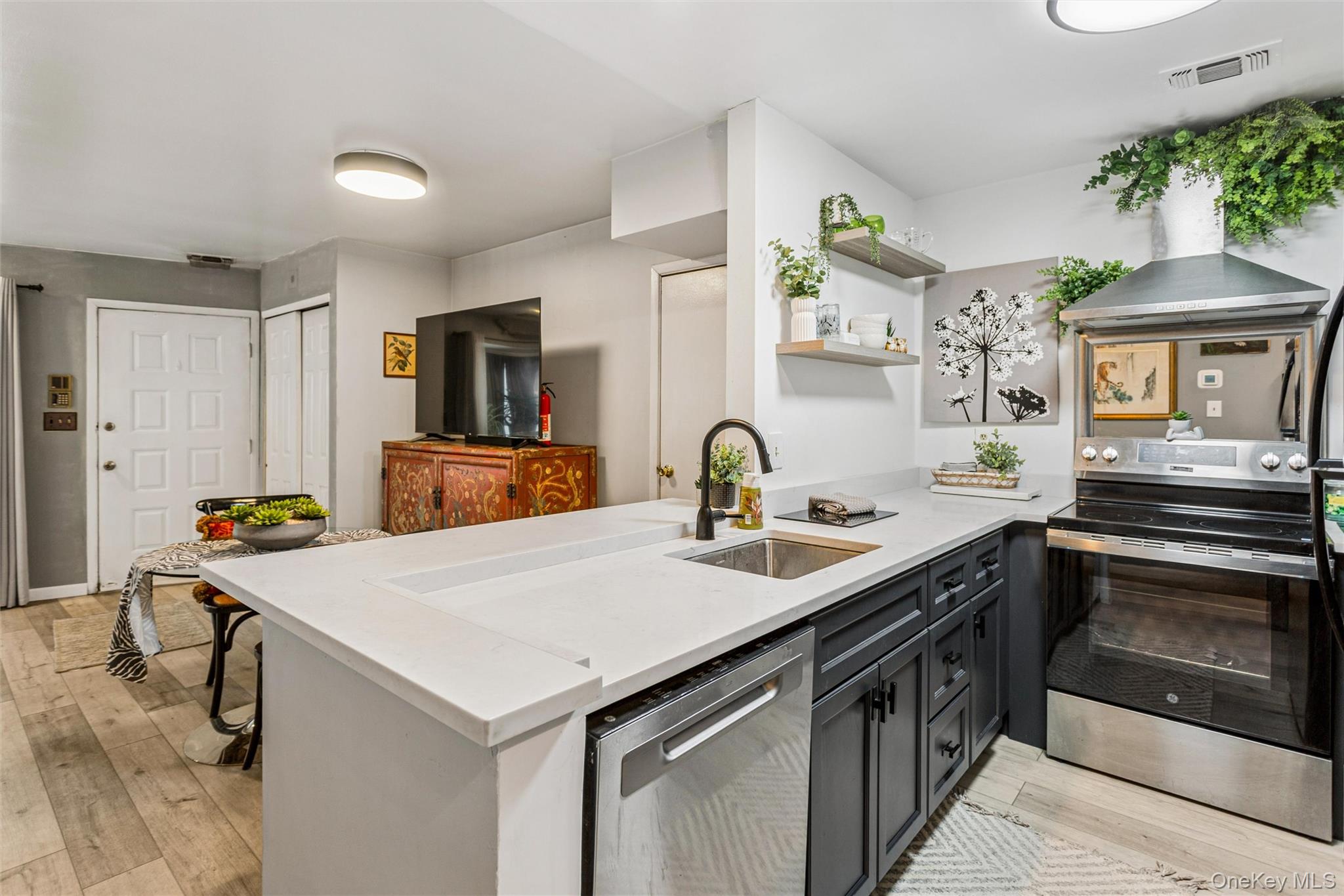 #11 photo, 811 Shore Road, 长岛 长滩 Long Beach , NY 11561