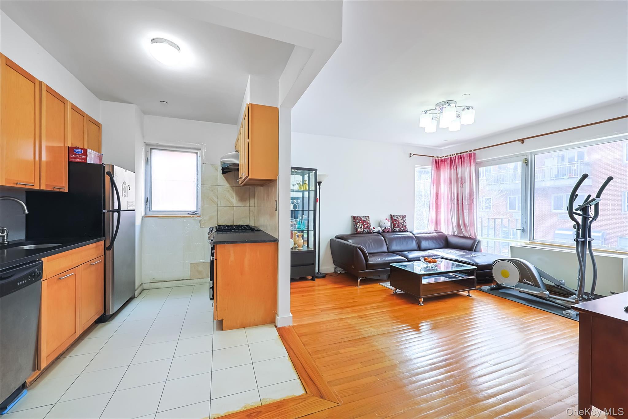 #10 photo, 7128 163rd Street, Fresh Meadows , NY 11365