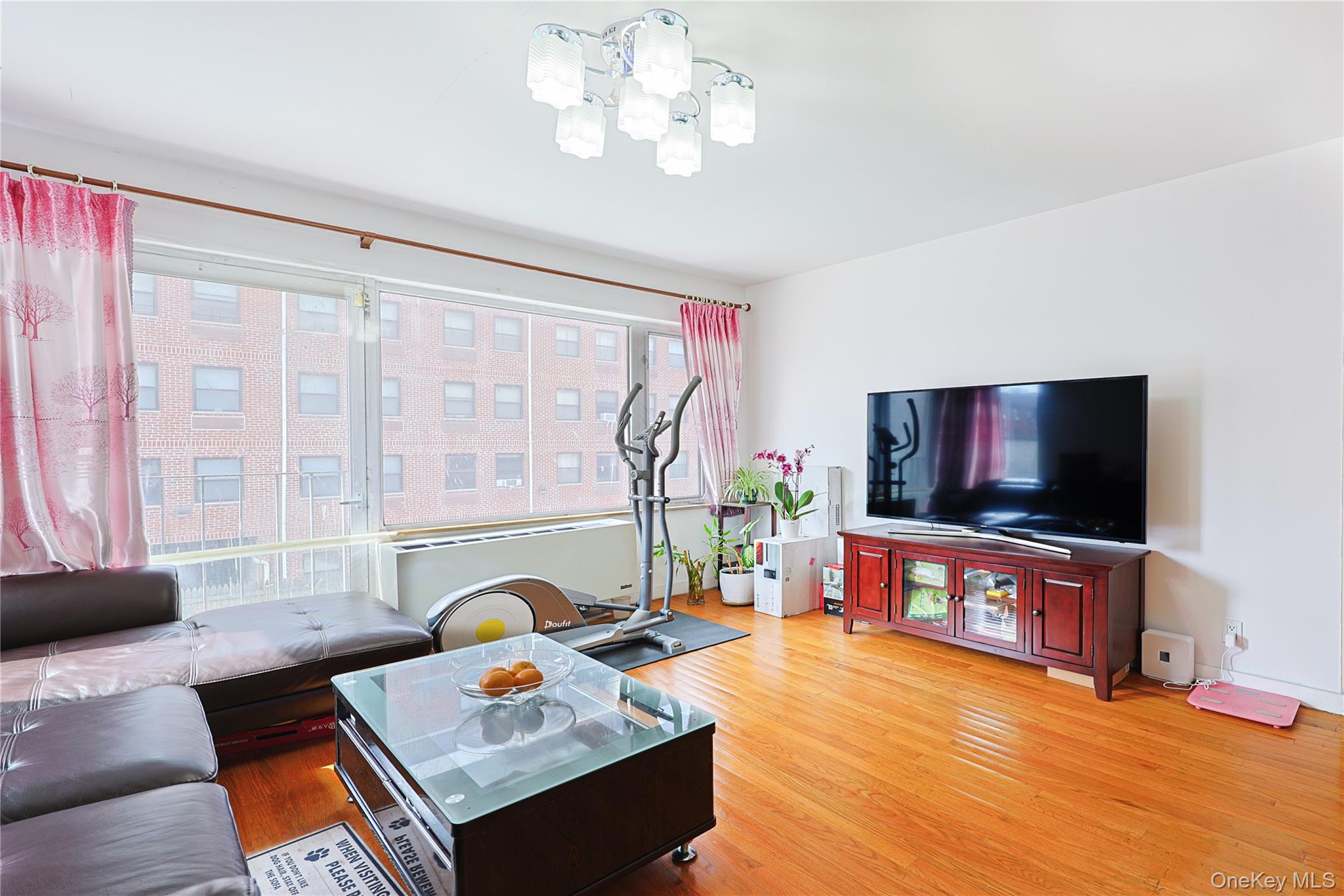 #3 photo, 7128 163rd Street, 뉴욕퀸즈 프레시 미도우스 Fresh Meadows , NY 11365