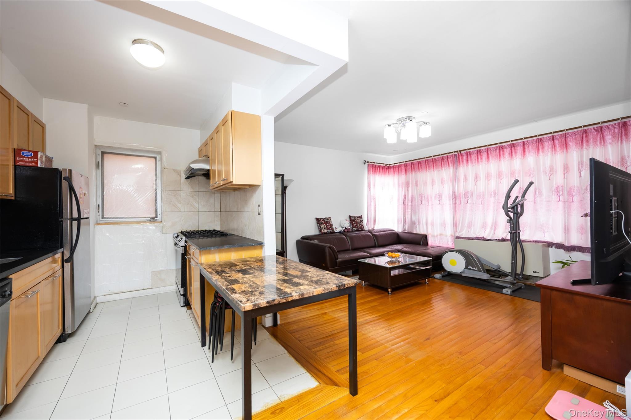 #6 photo, 7128 163rd Street, Fresh Meadows , NY 11365