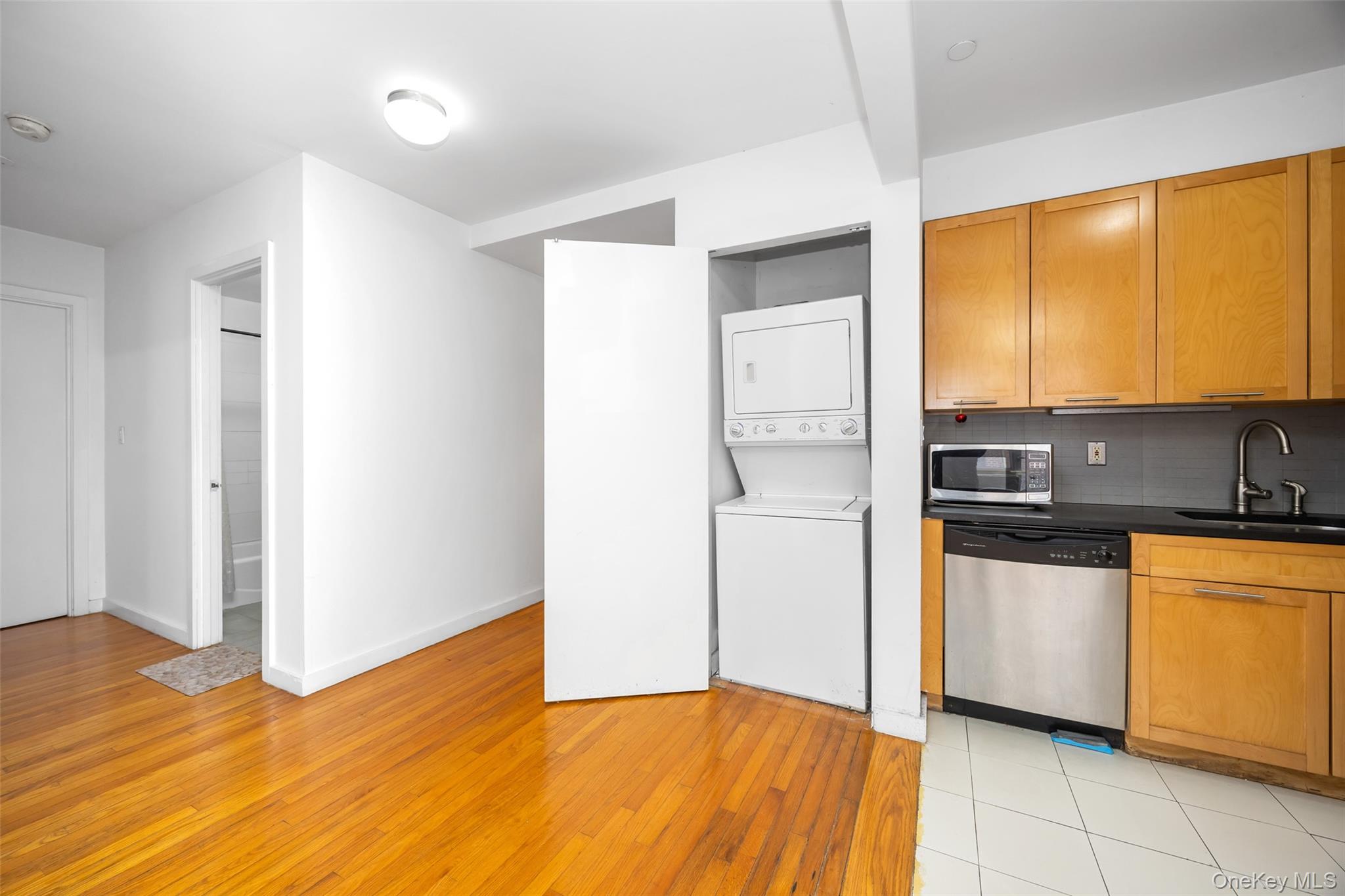 #9 photo, 7128 163rd Street, Fresh Meadows , NY 11365