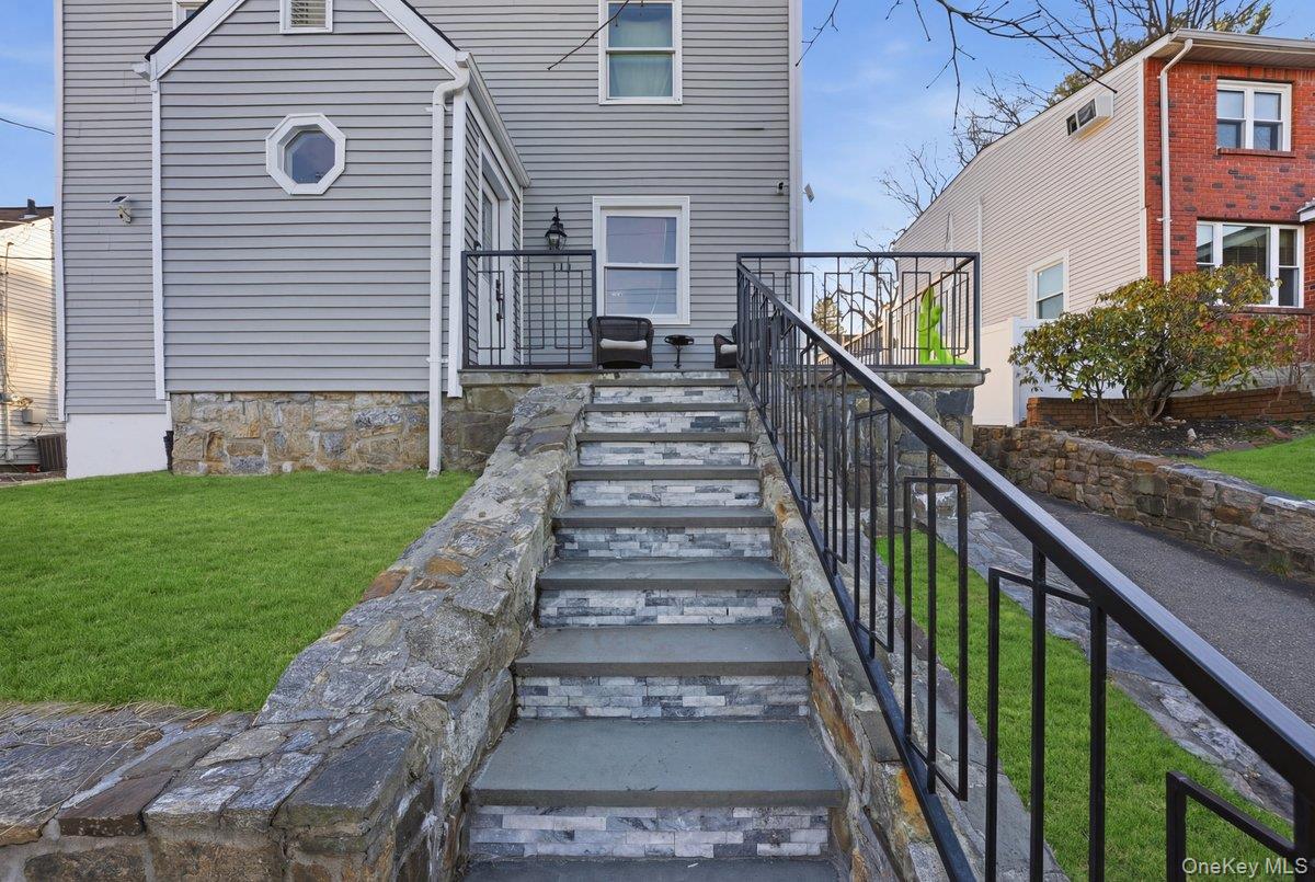 #3 photo, 115 Young Avenue, Yonkers , NY 10710