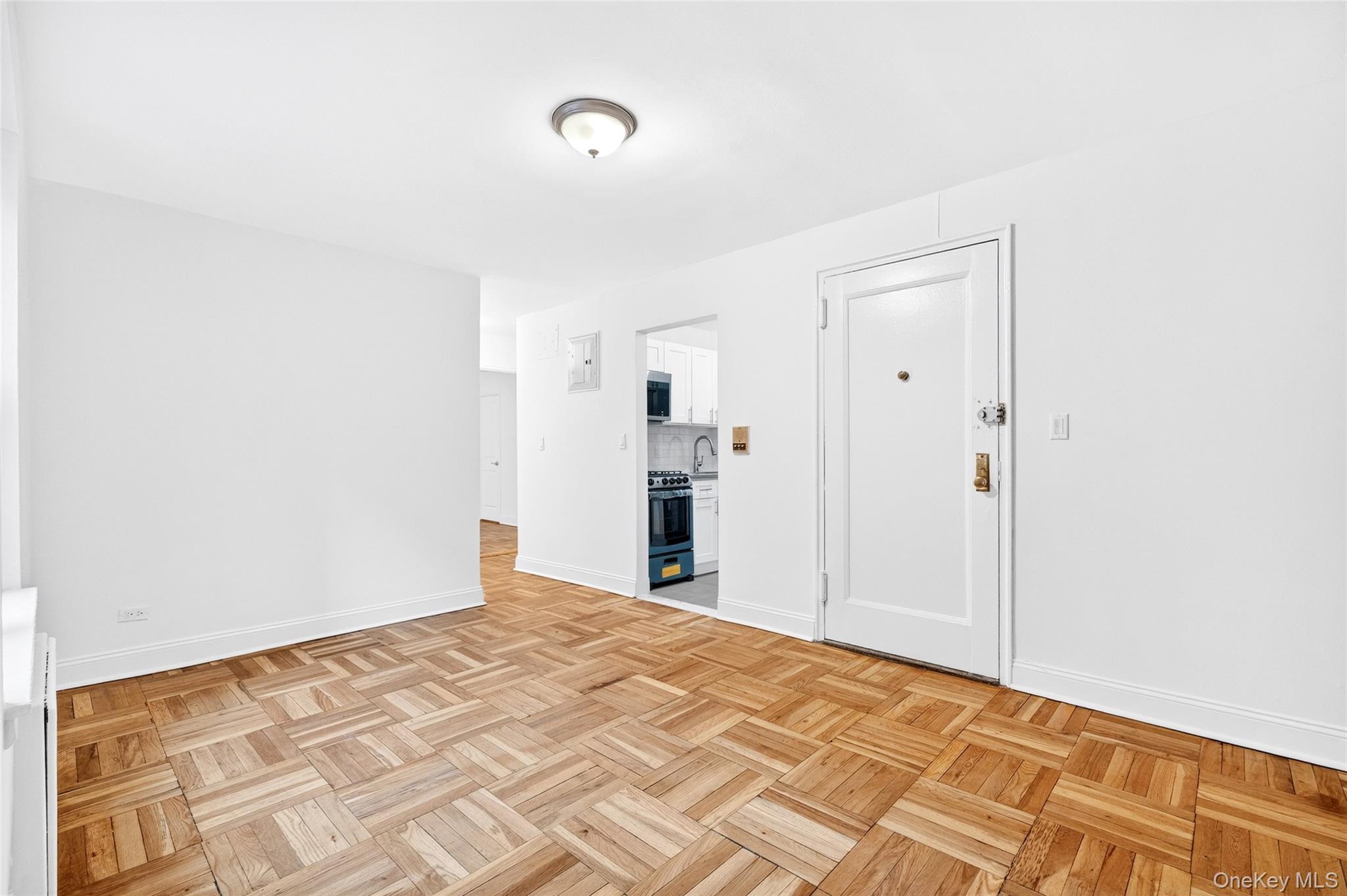 #4 photo, 2244 Bronx Park, Bronx , NY 10467