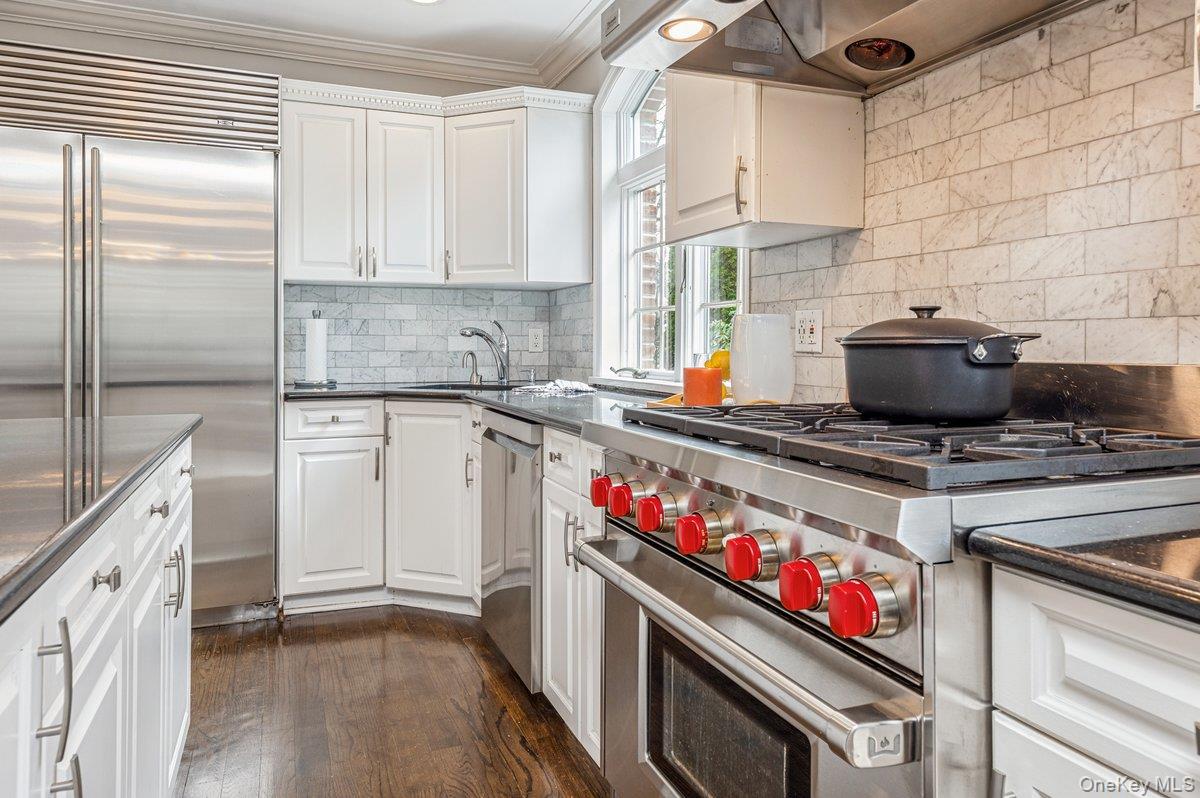 #12 photo, 130 Locust Avenue, Scarsdale , NY 10583