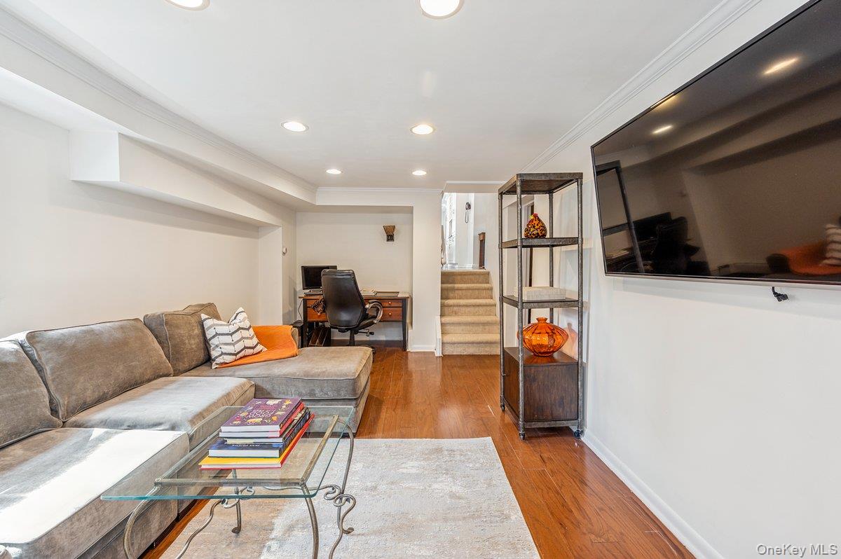 #14 photo, 130 Locust Avenue, Scarsdale , NY 10583