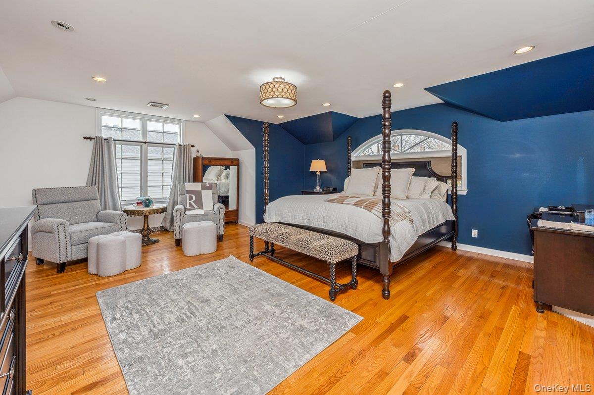 #16 photo, 130 Locust Avenue, Scarsdale , NY 10583