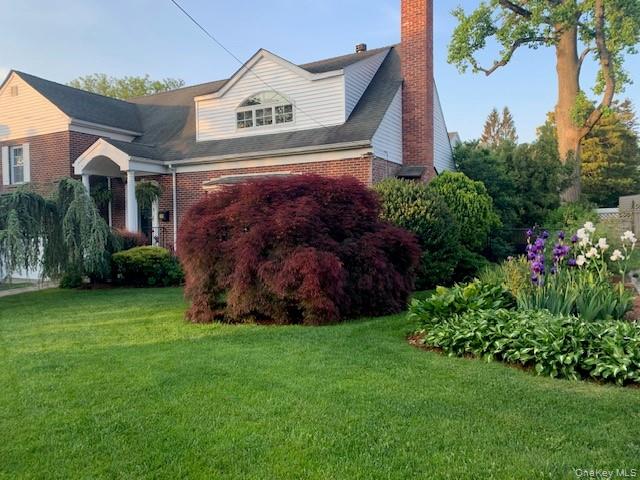 #2 photo, 130 Locust Avenue, Scarsdale , NY 10583