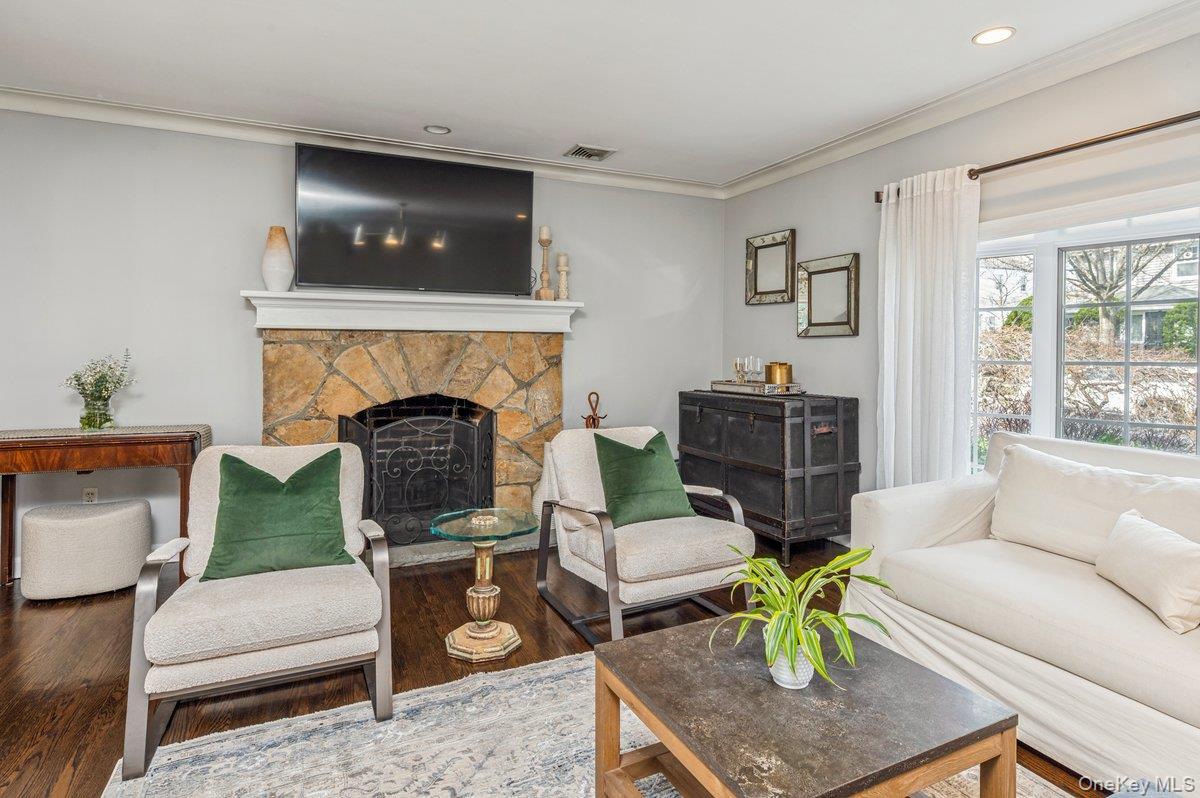 #6 photo, 130 Locust Avenue, Scarsdale , NY 10583