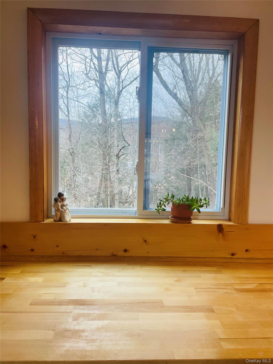 #17 photo, 18 E Clifford Street, 뉴욕주 Ellenville , NY 12428